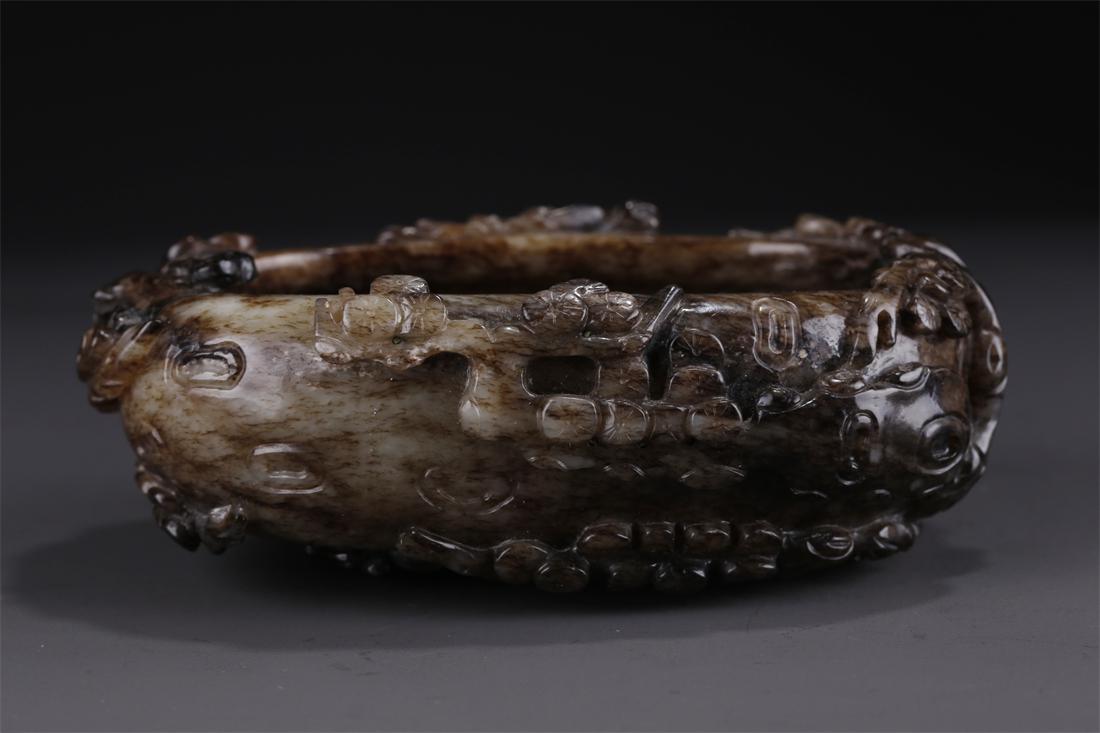 A HETIAN JADE BRUSH WASHER. (1 of 9)