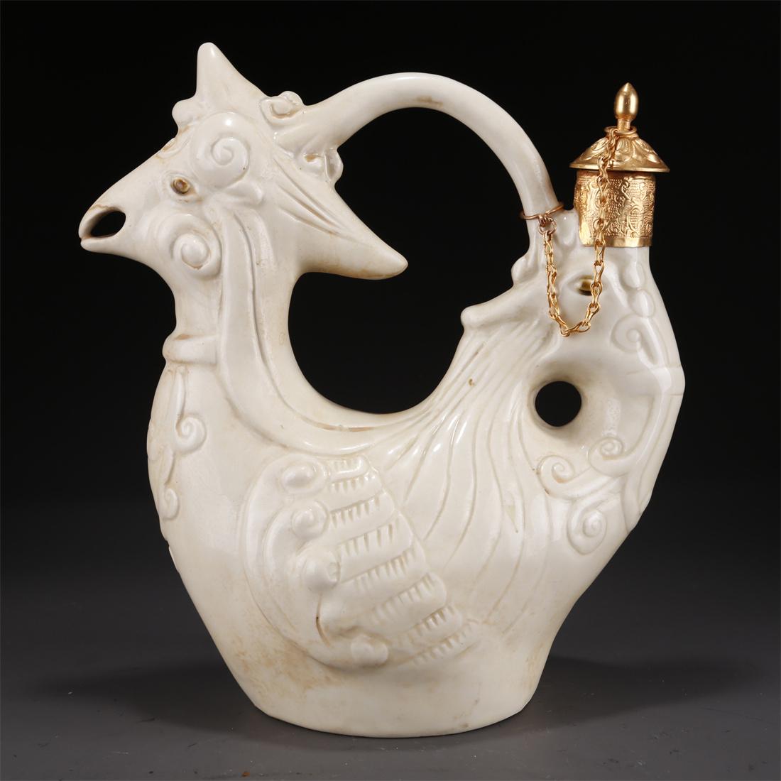 A PHOENIX-SHAPED PORCELAIN POT, DING KILN. (1 of 10)