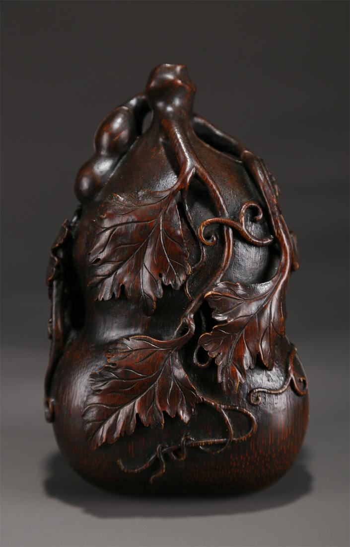 A GOURD-SHAPED BAMBOO BOX WITH LID. (1 of 8)