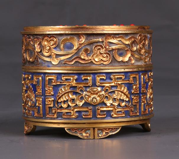 A GILT BRONZE LIDDED BOX WITH BATS DESIGN. (1 of 7)