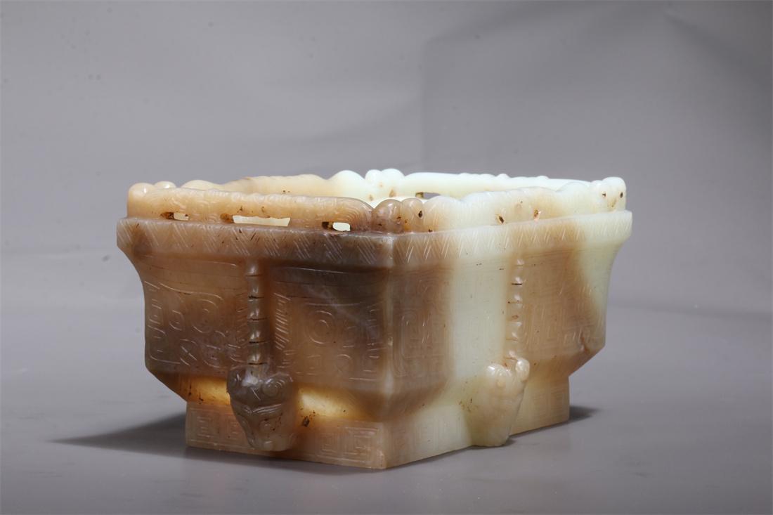 AN ANTIQUE JADE CENSER WITH BEAST DESIGN. (1 of 9)