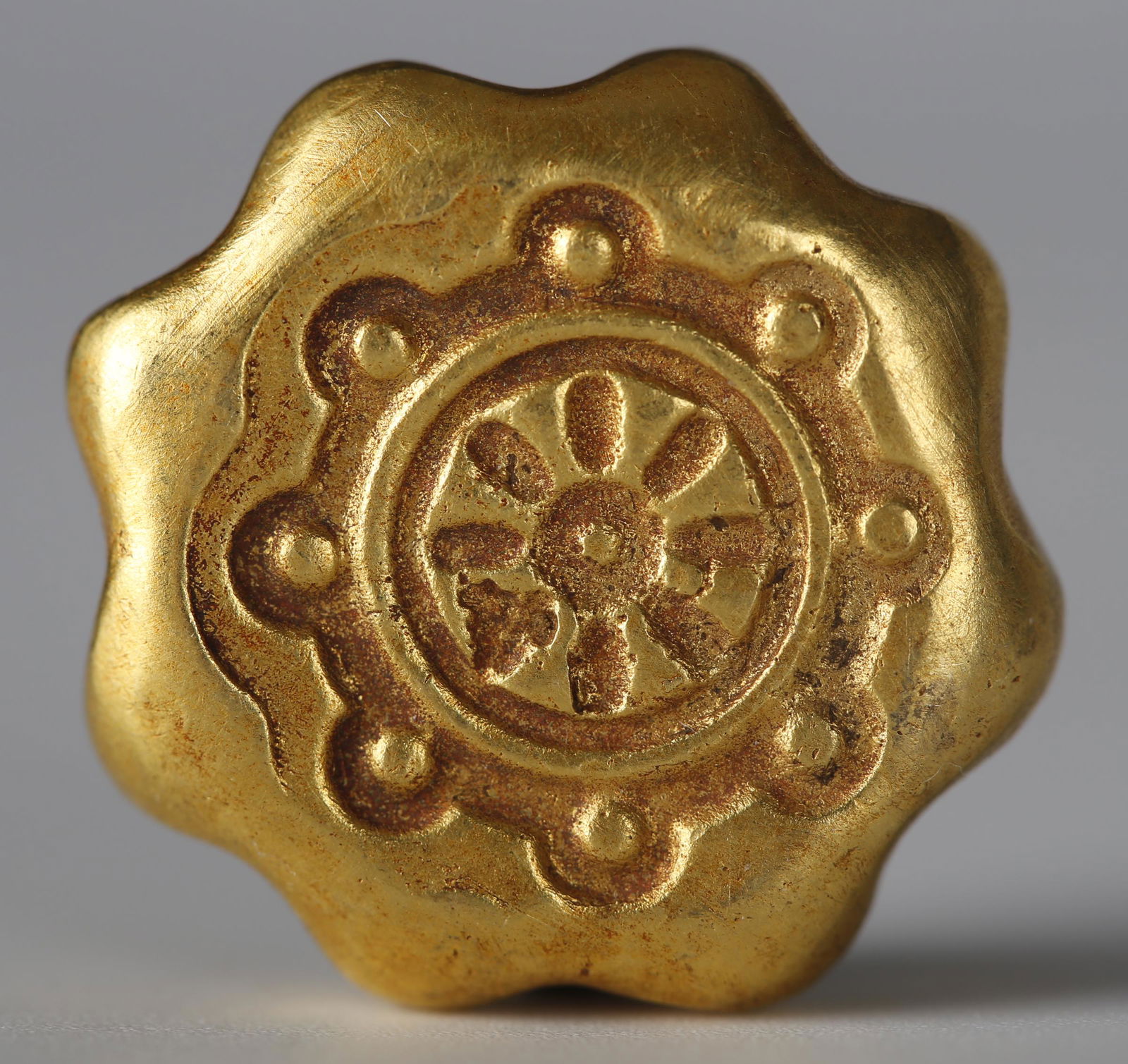 A GOLD COIN, QING DYNASTY, GUANGXU PERIOD. (1 of 4)