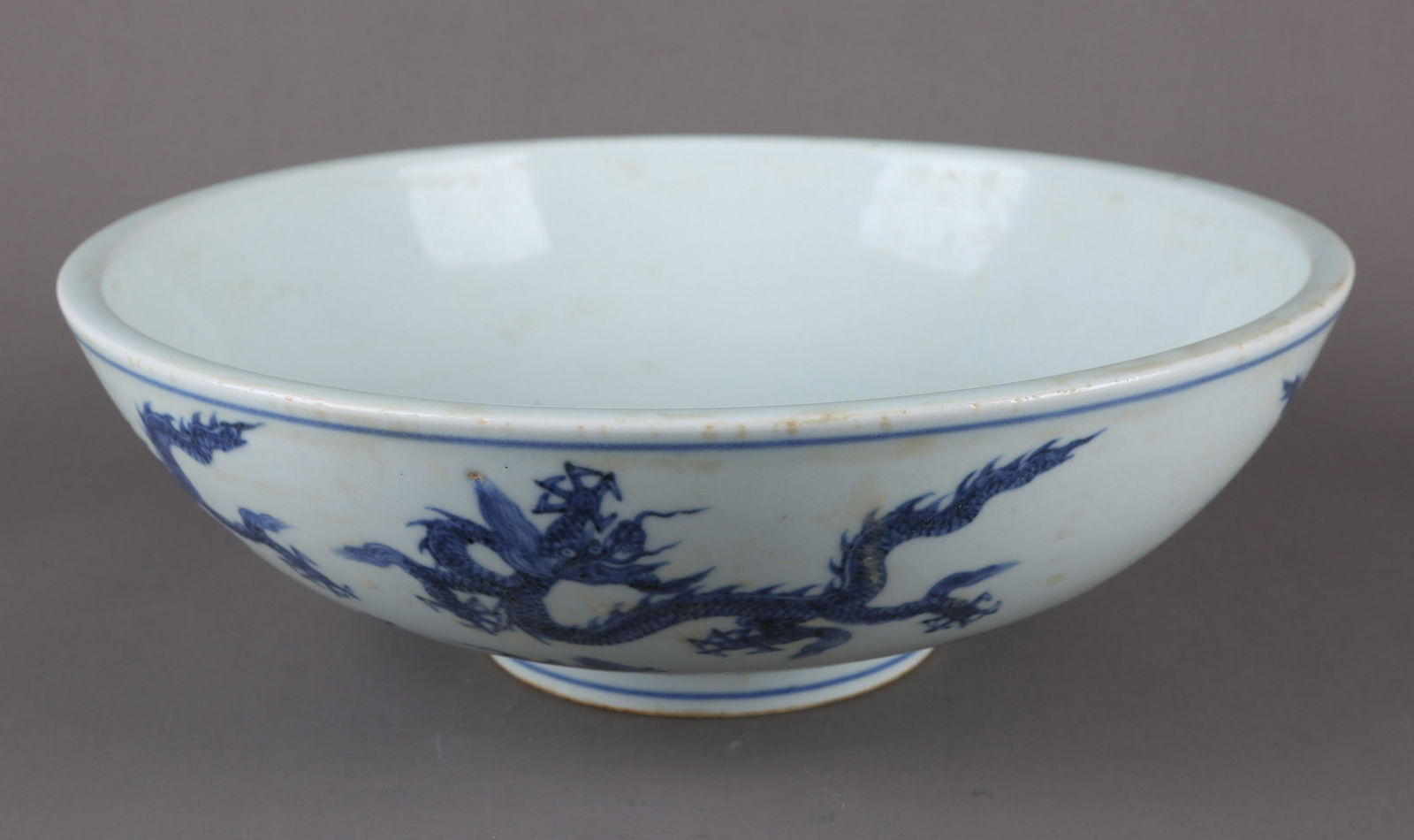 A BLUE-AND-WHITE PORCELAIN BIG BOWL. (1 of 10)