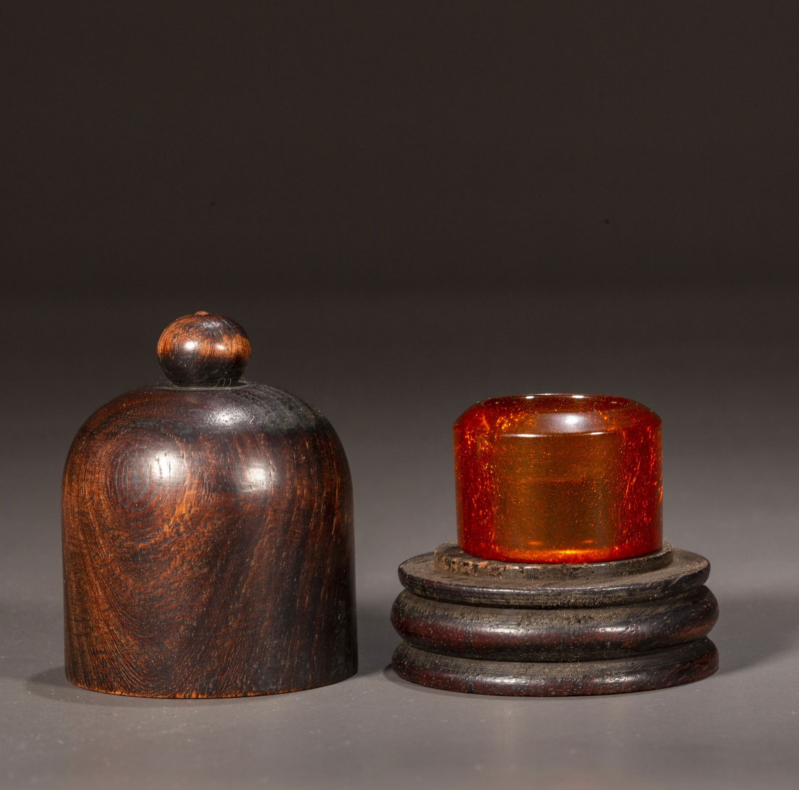 AN AMBER THUMB RING, WITH BOX.: Amber Thumb Ring, with Box.
