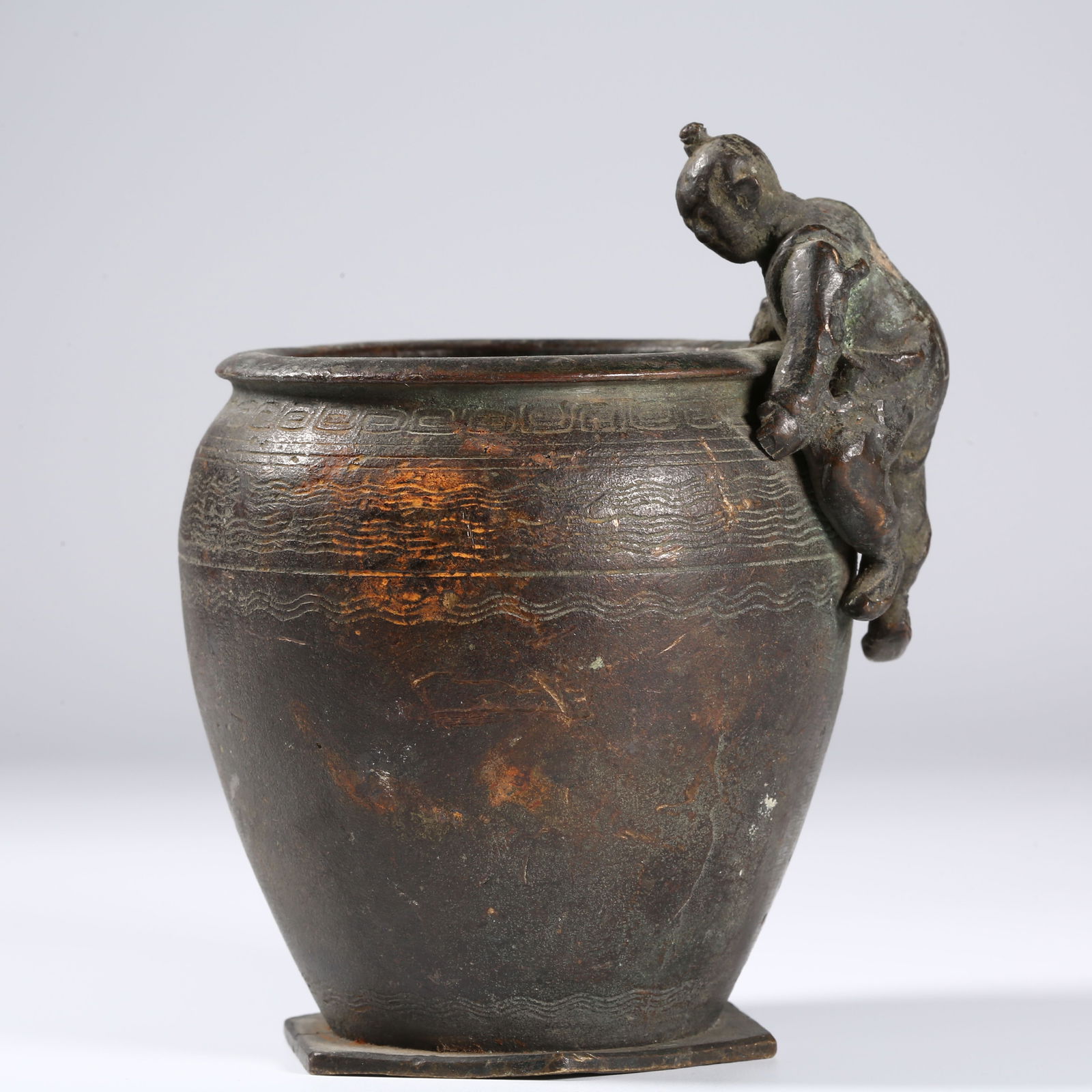 A BRONZE WATER CONTAINER "SHUIYU". (1 of 7)