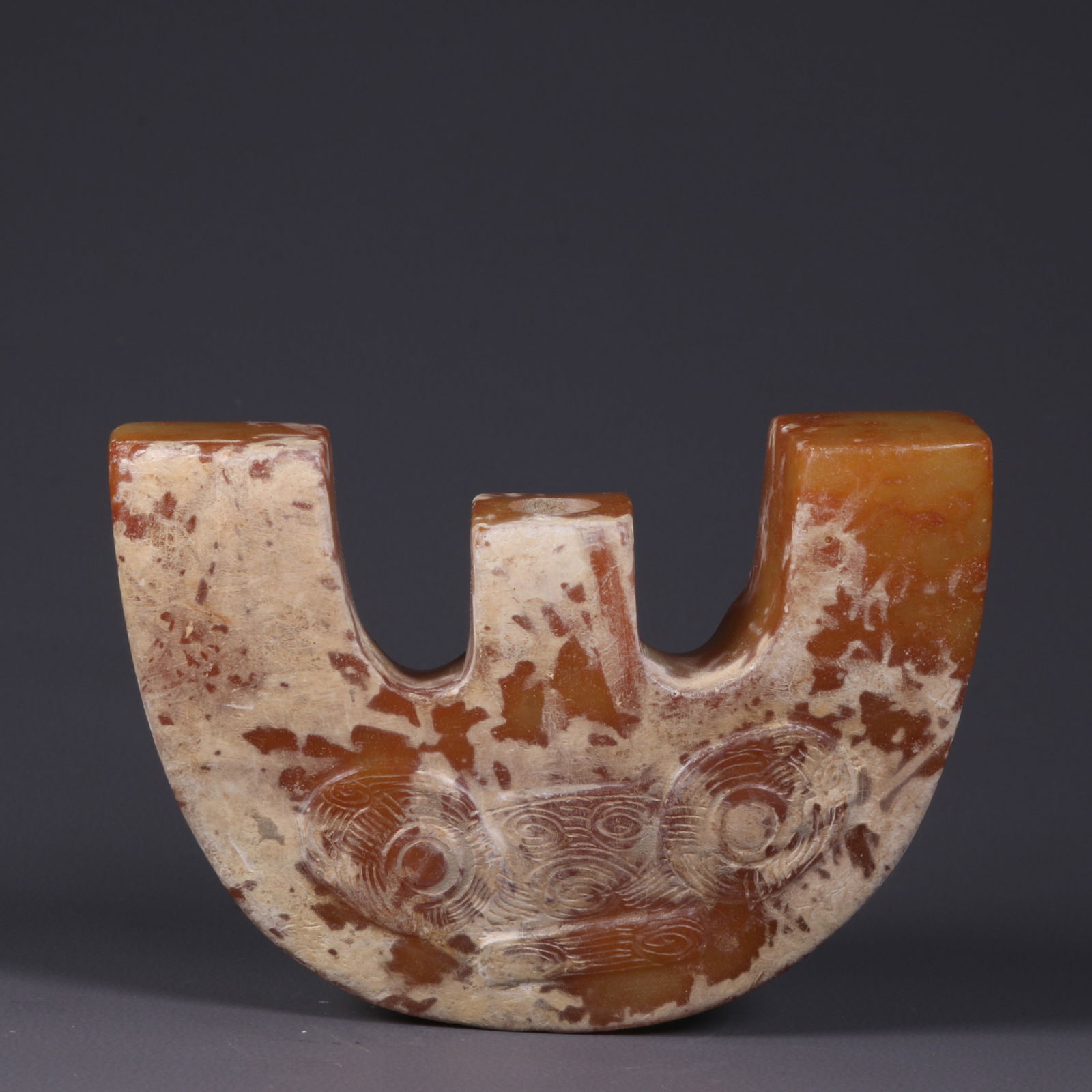 A ANCIENT JADE TRIDENT-SHAPED VESSEL (1 of 6)