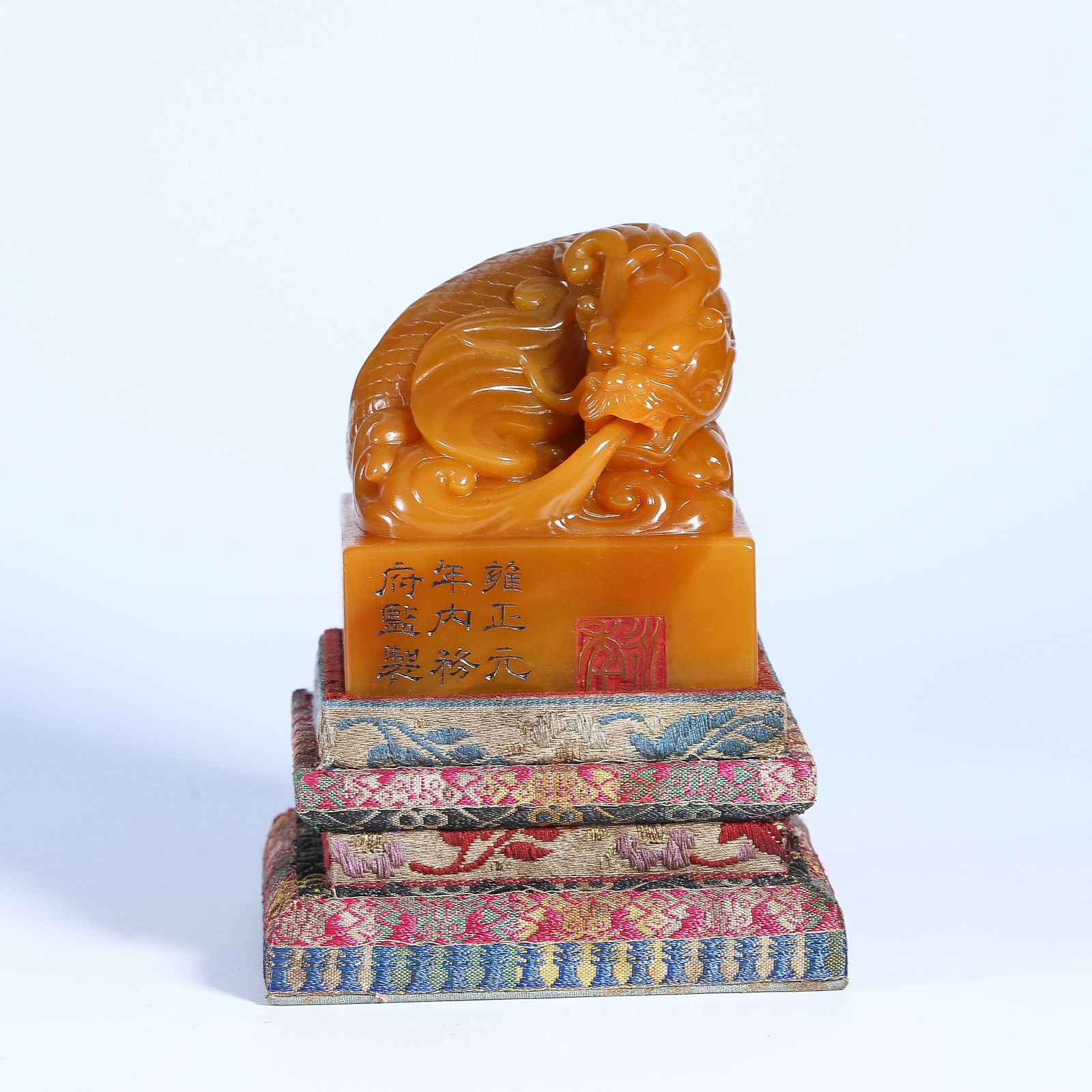 A SHOUSHAN TIANHUANG STONE FISH TRANSFORMING INTO DRAGON BUTTON SEAL (1 of 9)