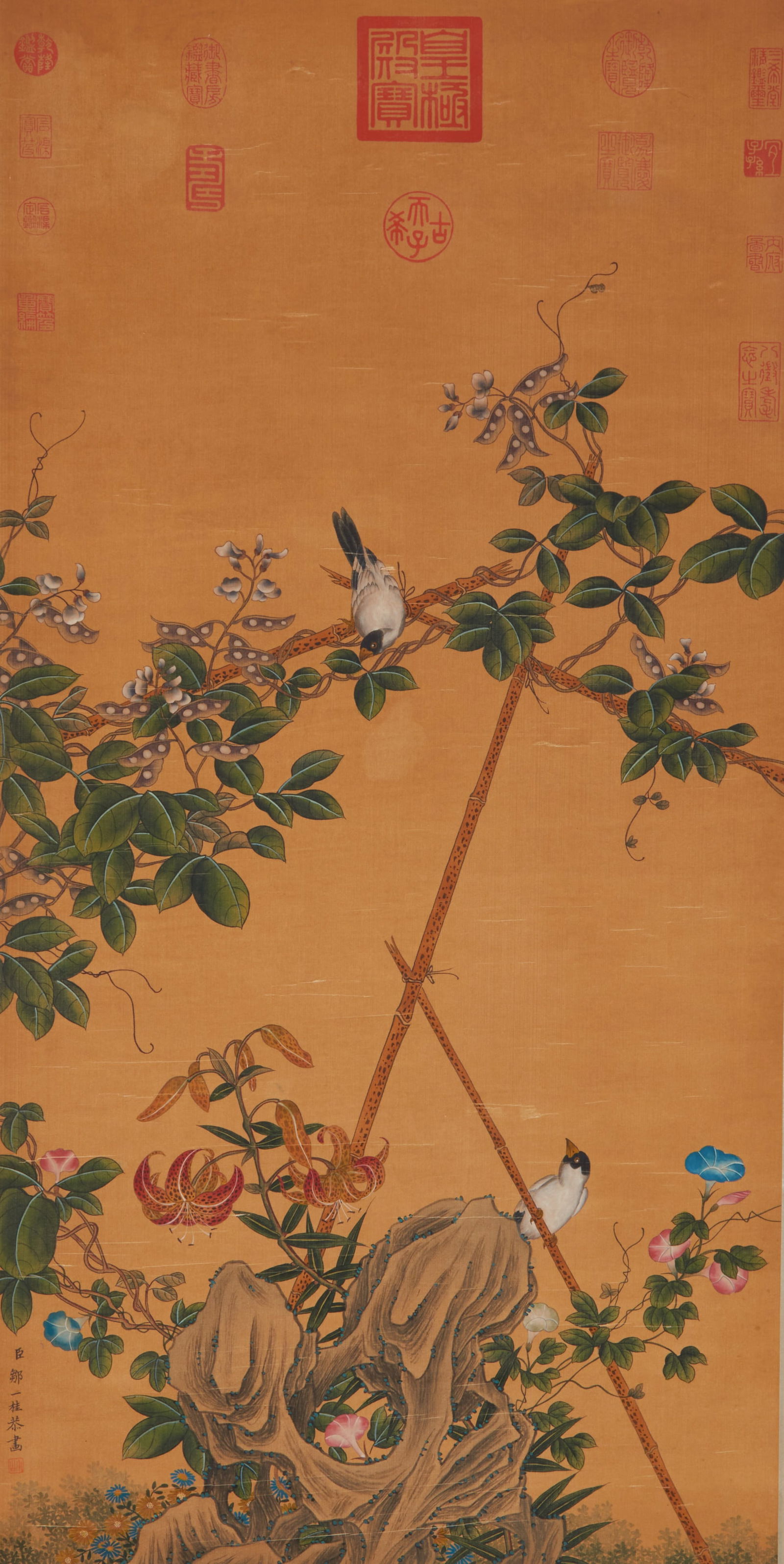 A SILK PAINTING "FLOWERS AND BIRDS" BY ZOU YIGUI.邹一桂: Silk painting "Flowers and Birds" by Zou Yigui.邹一桂