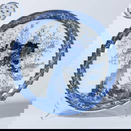 A BLUE-AND-WHITE SEA DRAGON PLATE