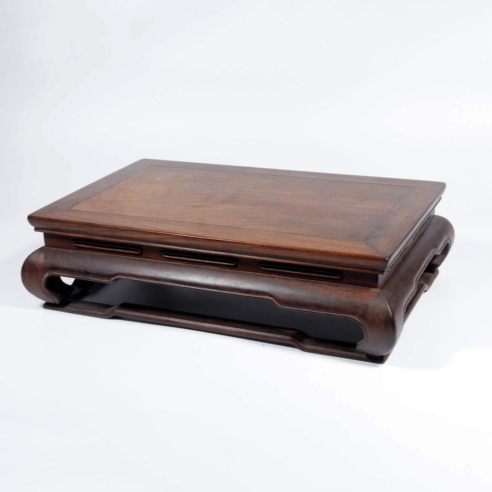 A HUANGHUALI WOOD CARVING SMALL TEA TABLE: Huanghuali Wood Carving Small Tea Table