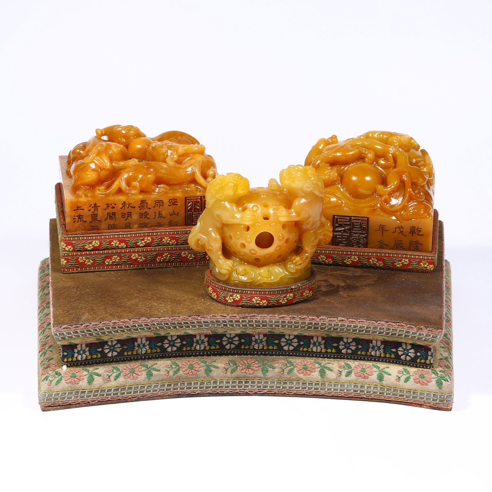 A SET OF SHOUSHAN TIANHUANG STONE SEALS WITH CHI DRAGON PATTERNS (1 of 9)