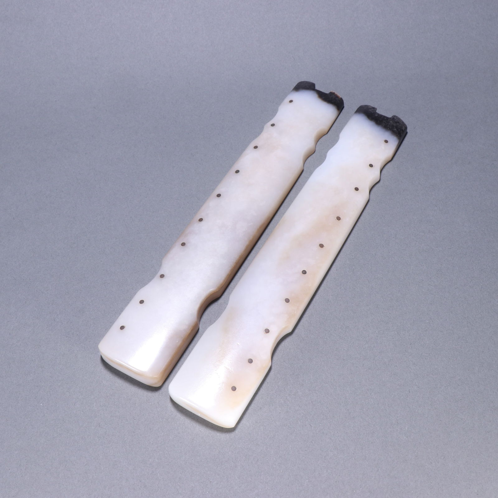 A PAIR OF HETIAN JADE PAPERWEIGHTS: Pair of Hetian jade paperweights