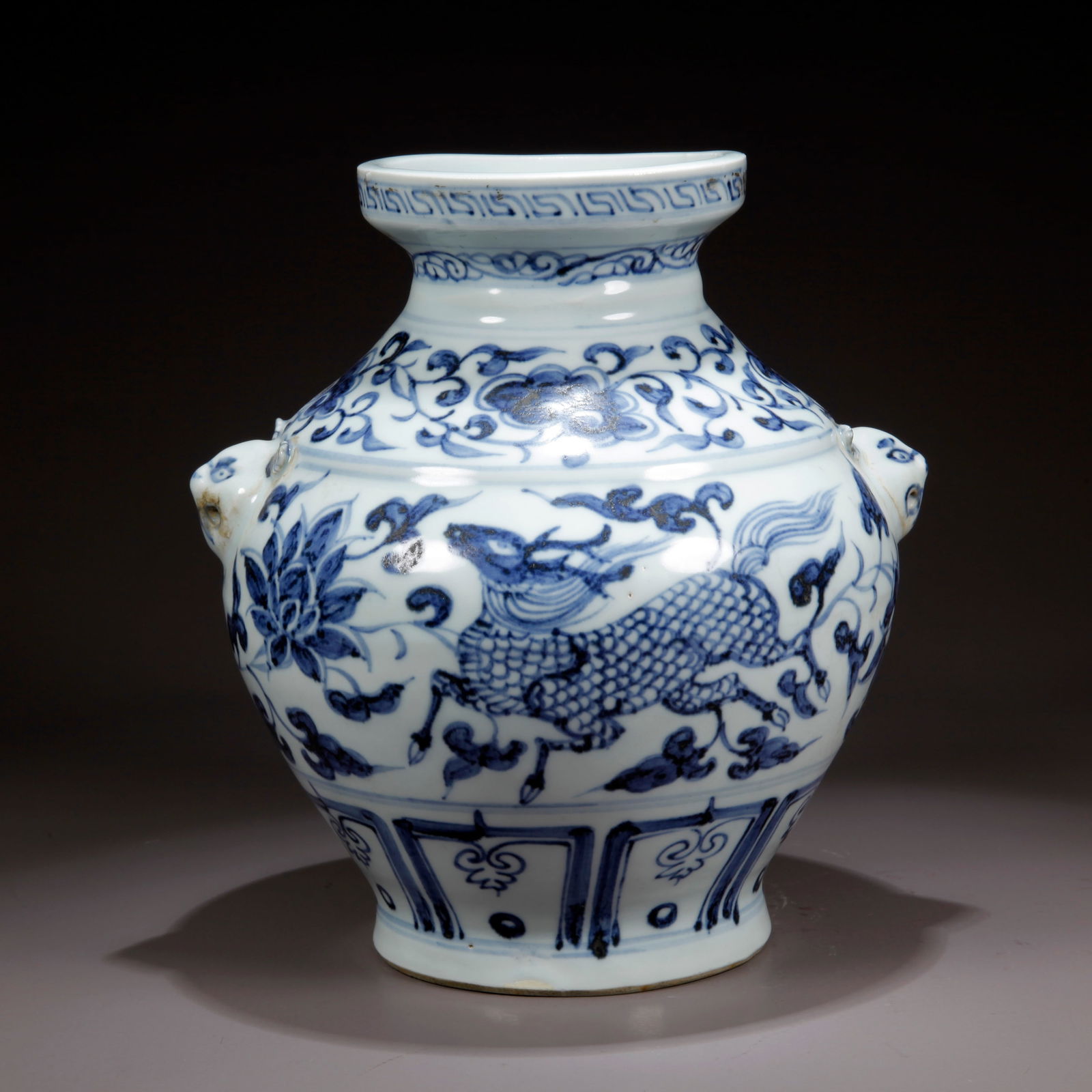 A BLUE AND WHITE DEER PATTERN DOUBLE-HANDLED VASE (1 of 9)