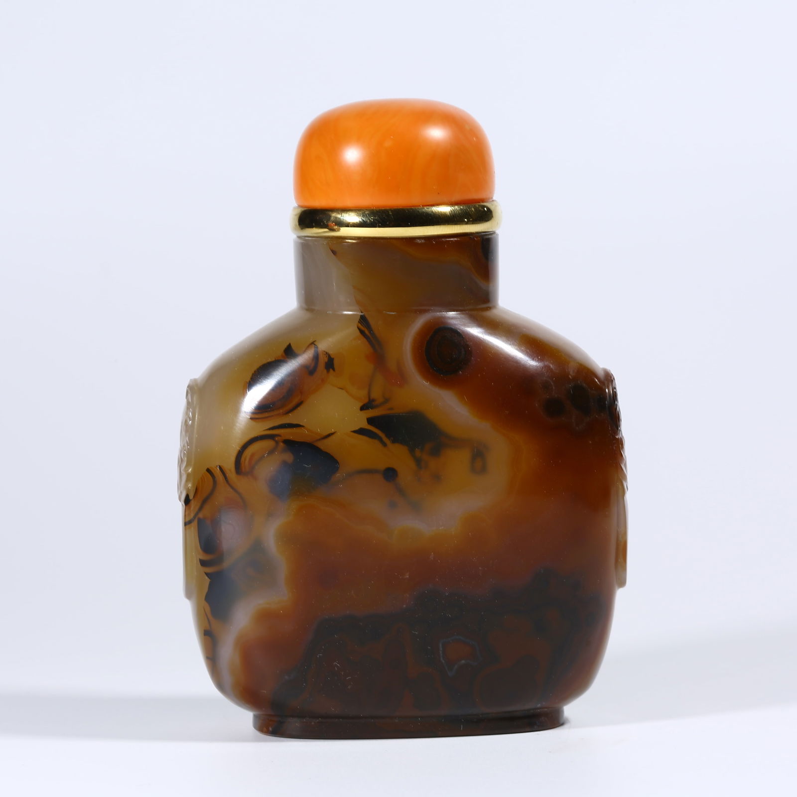 A LARGE AGATE SNUFF BOTTLE (1 of 9)