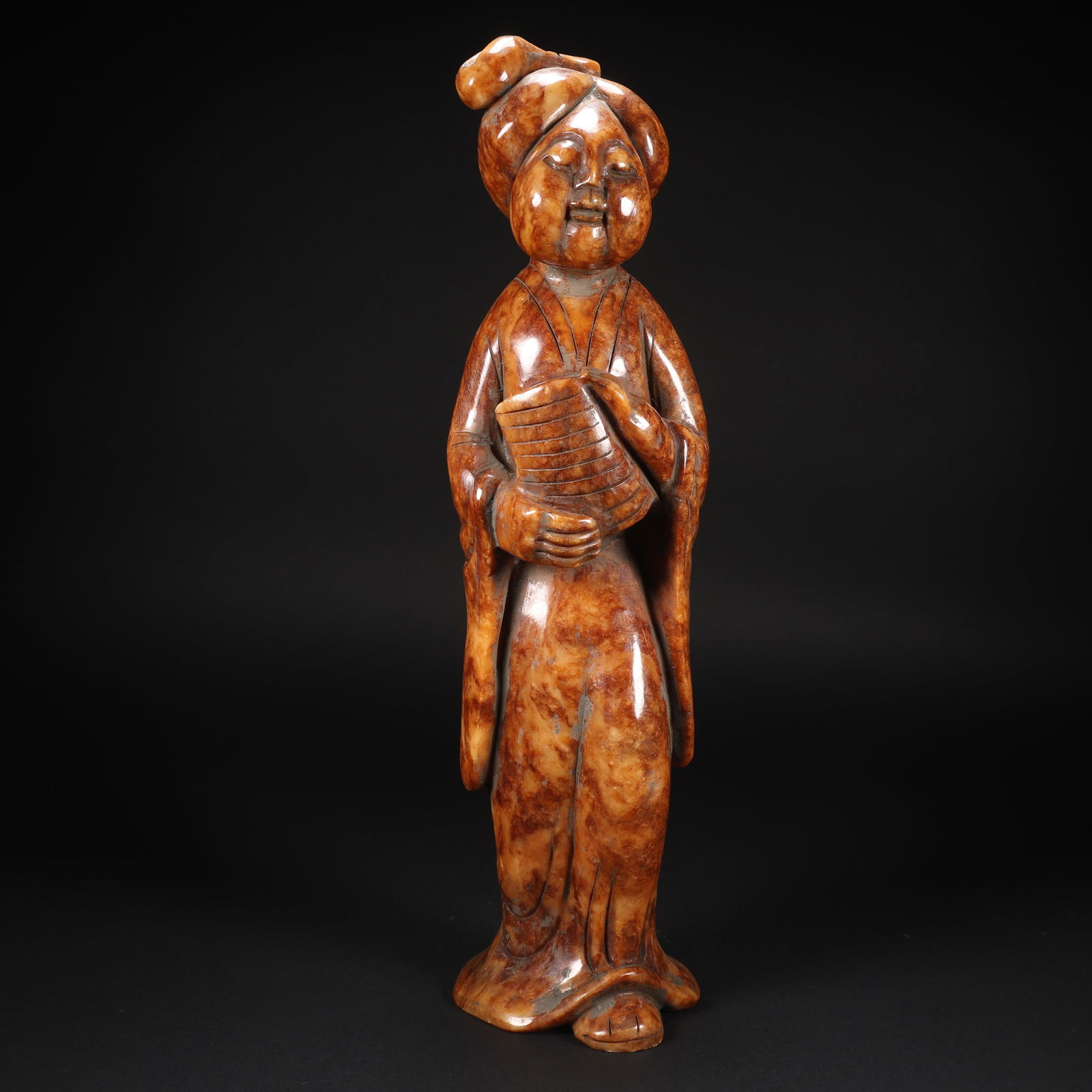 A HETIAN JADE LARGE MUSICIAN SERVANT: Hetian jade large musician servant