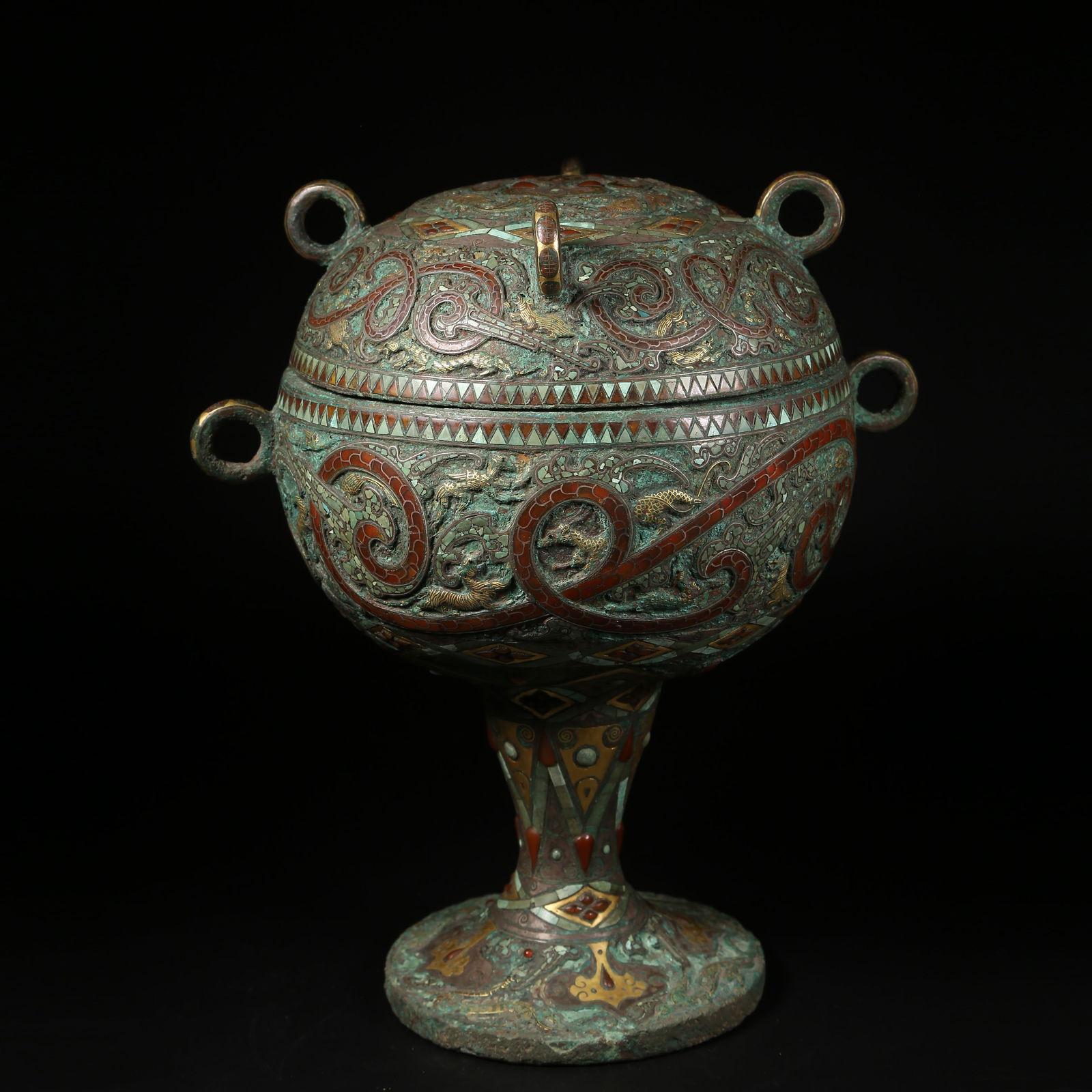 A GILT-AND-INLAID BRONZE DOU (FOOD VESSEL): Gilt-and-inlaid bronze dou (food vessel)