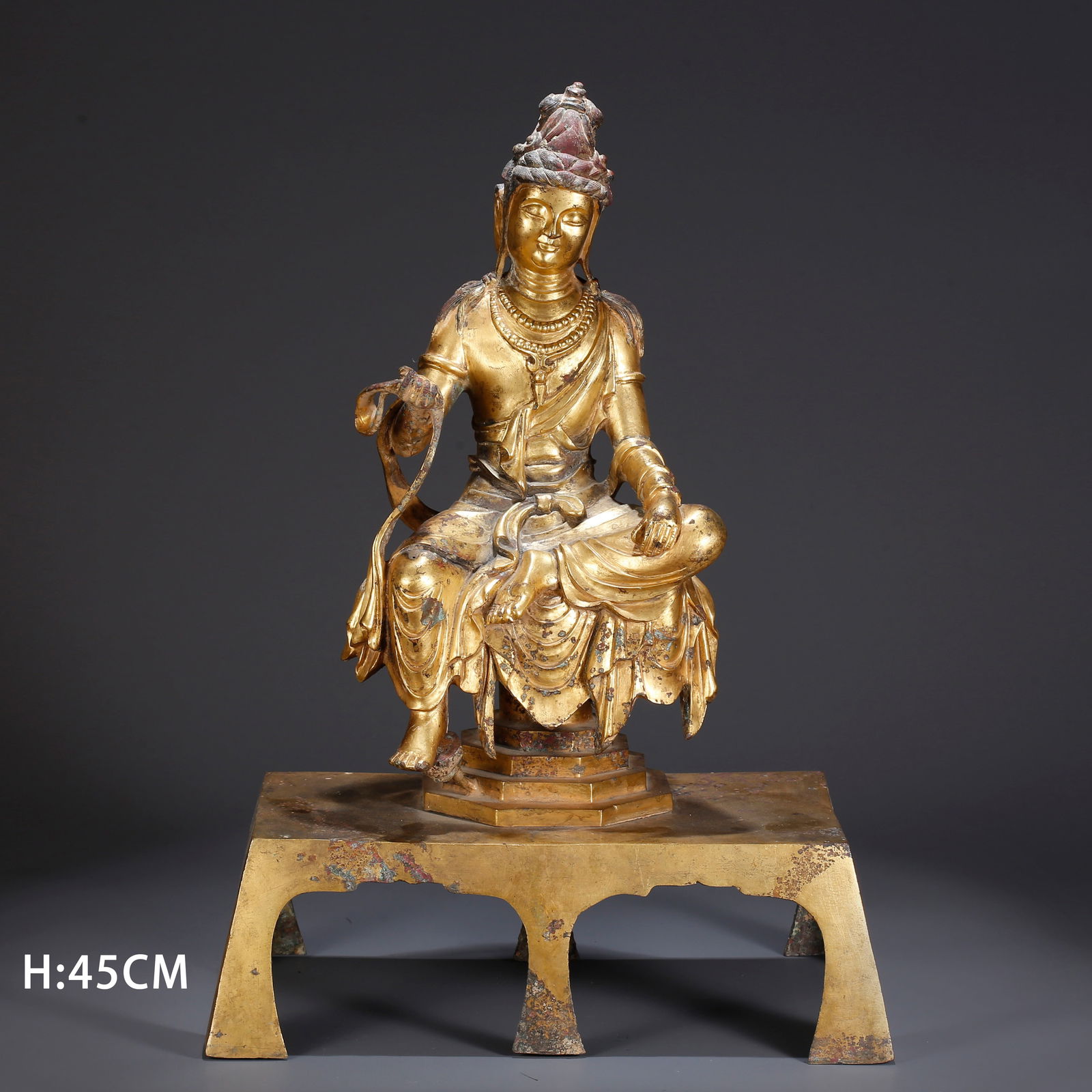 A GILT BRONZE AVALOKITESHVARA STATUE: Gilt Bronze Avalokiteshvara Statue