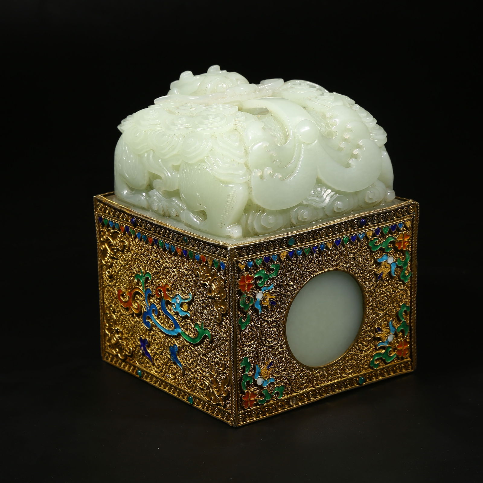 A HETIAN JADE LARGE SEAL WITH DRAGON KNOB: Hetian jade large seal with dragon knob