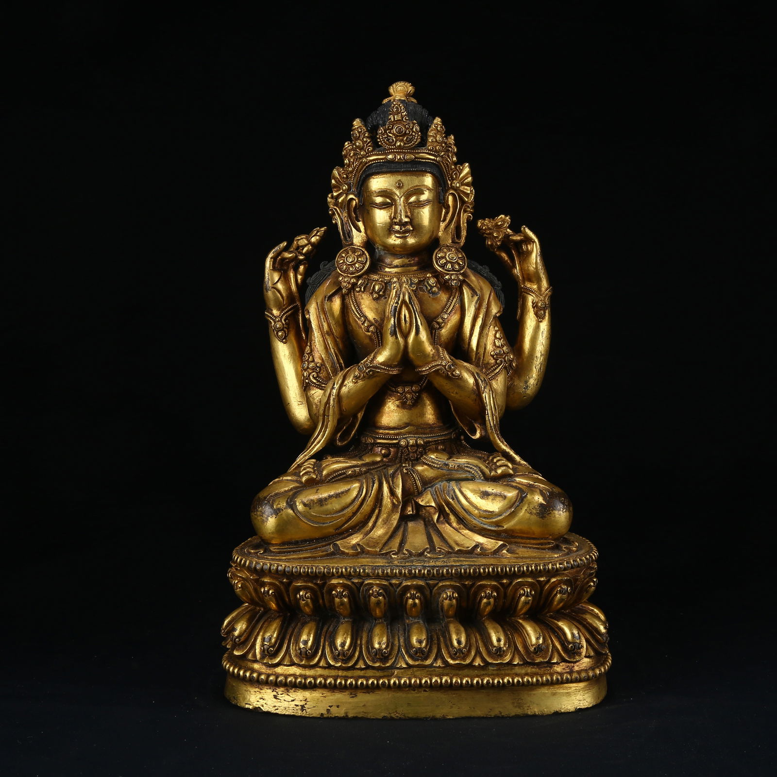 A GILT BRONZE FOUR-ARMED AVALOKITESHVARA STATUE: Gilt bronze Four-Armed Avalokiteshvara statue
