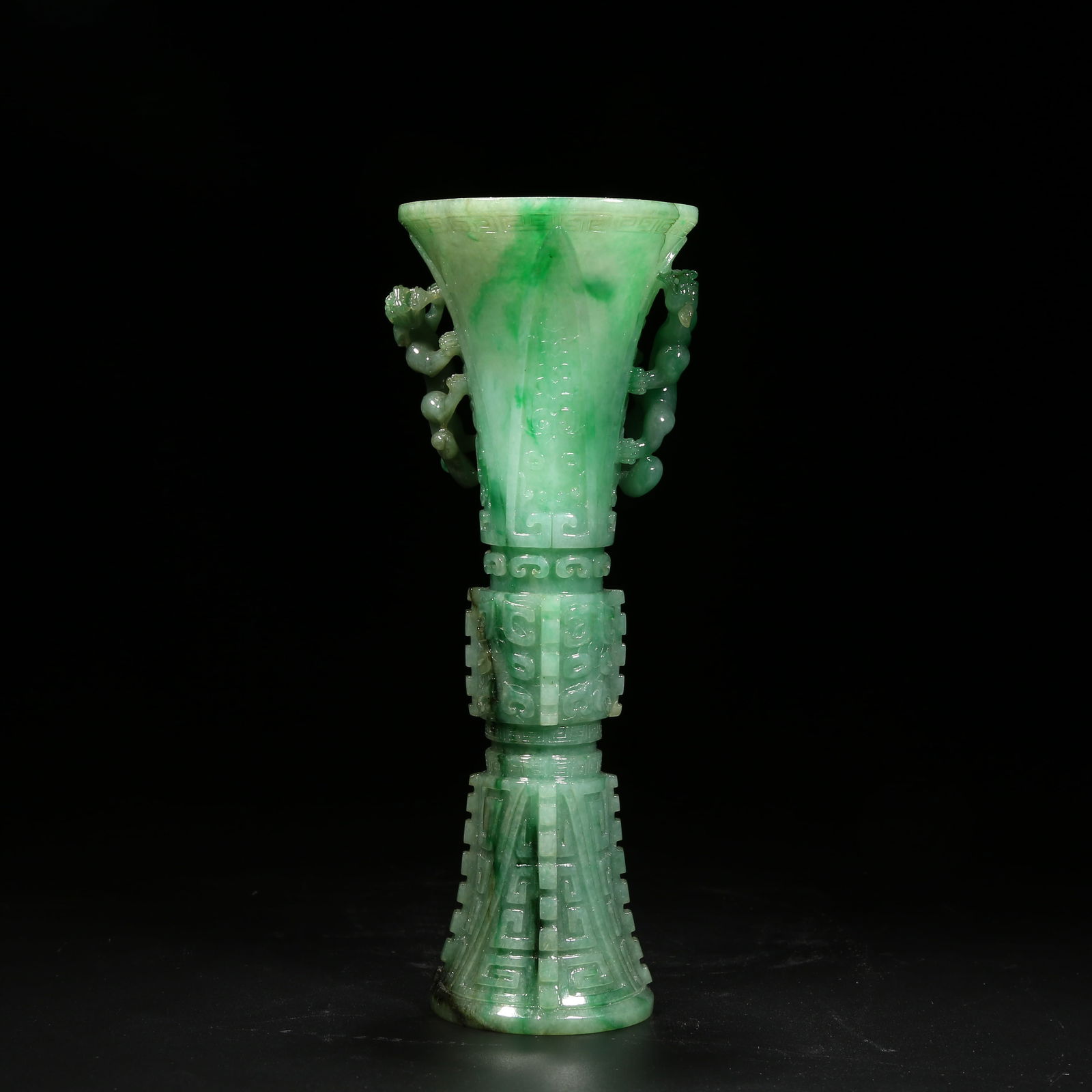 A JADE CHI-DRAGON PATTERNED HALBERD FLOWER GU (ANCIENT RITUAL VESSEL): Jade Chi-Dragon Patterned Halberd Flower Gu (ancient ritual vessel)