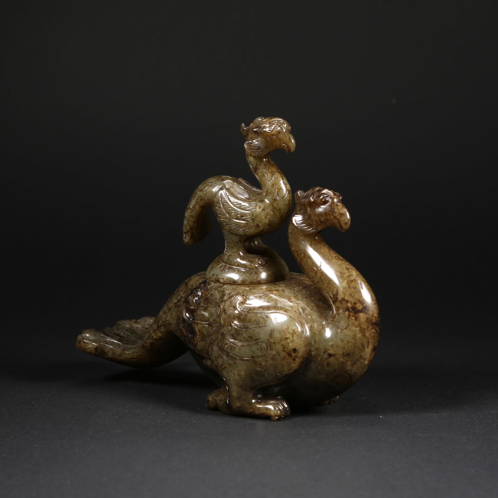 A HETIAN JADE BIRD-SHAPED ZUN: Hetian jade bird-shaped zun