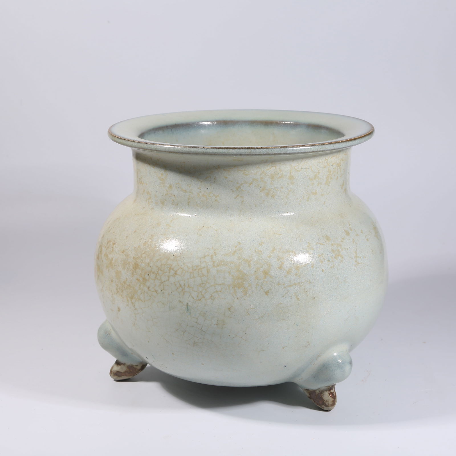 A JUN KILN TRIPOD CENSER: Jun Kiln Tripod Censer