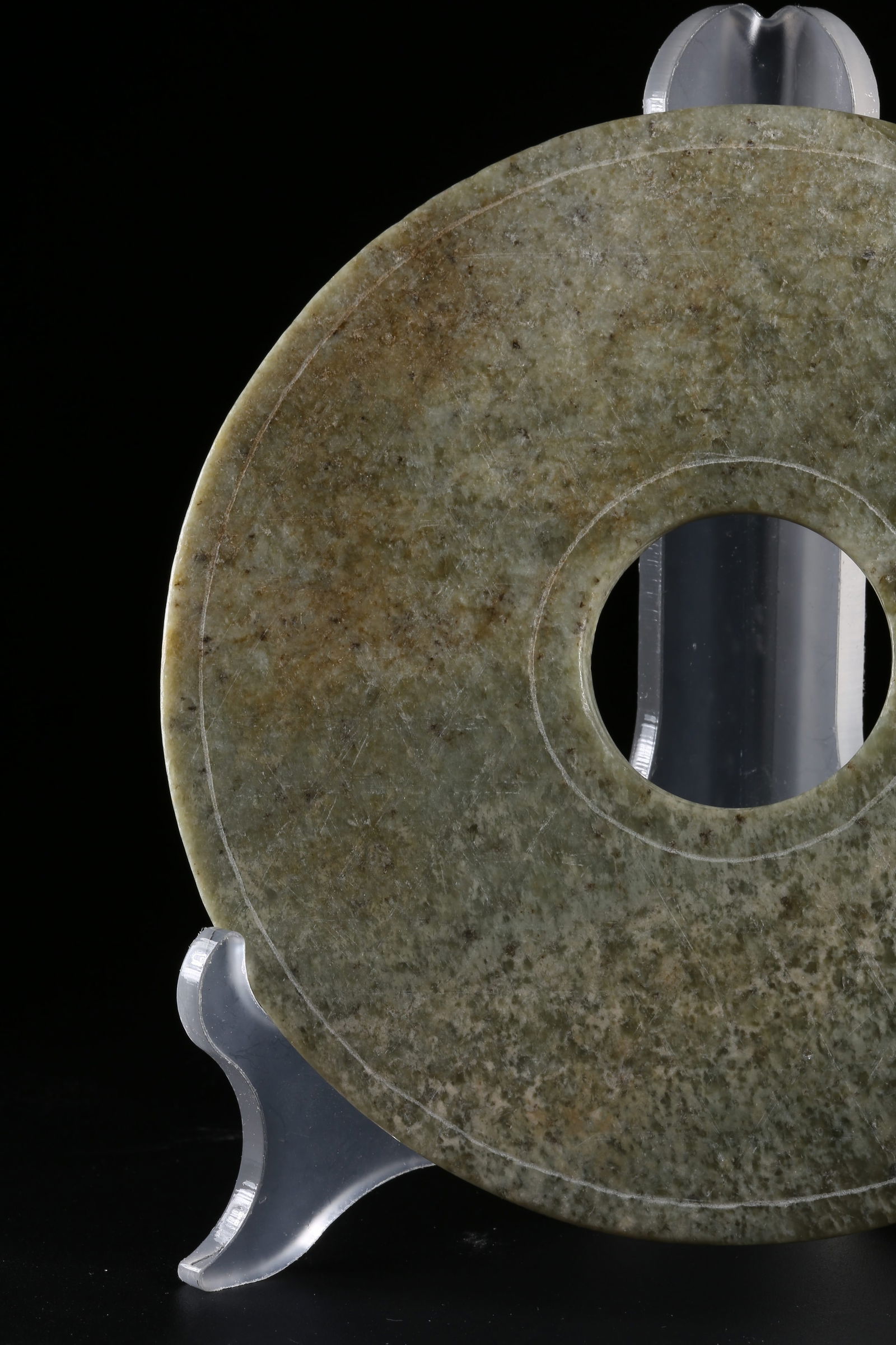 A ANCIENT JADE BI WITH INCISED ANGULAR PATTERN - 3