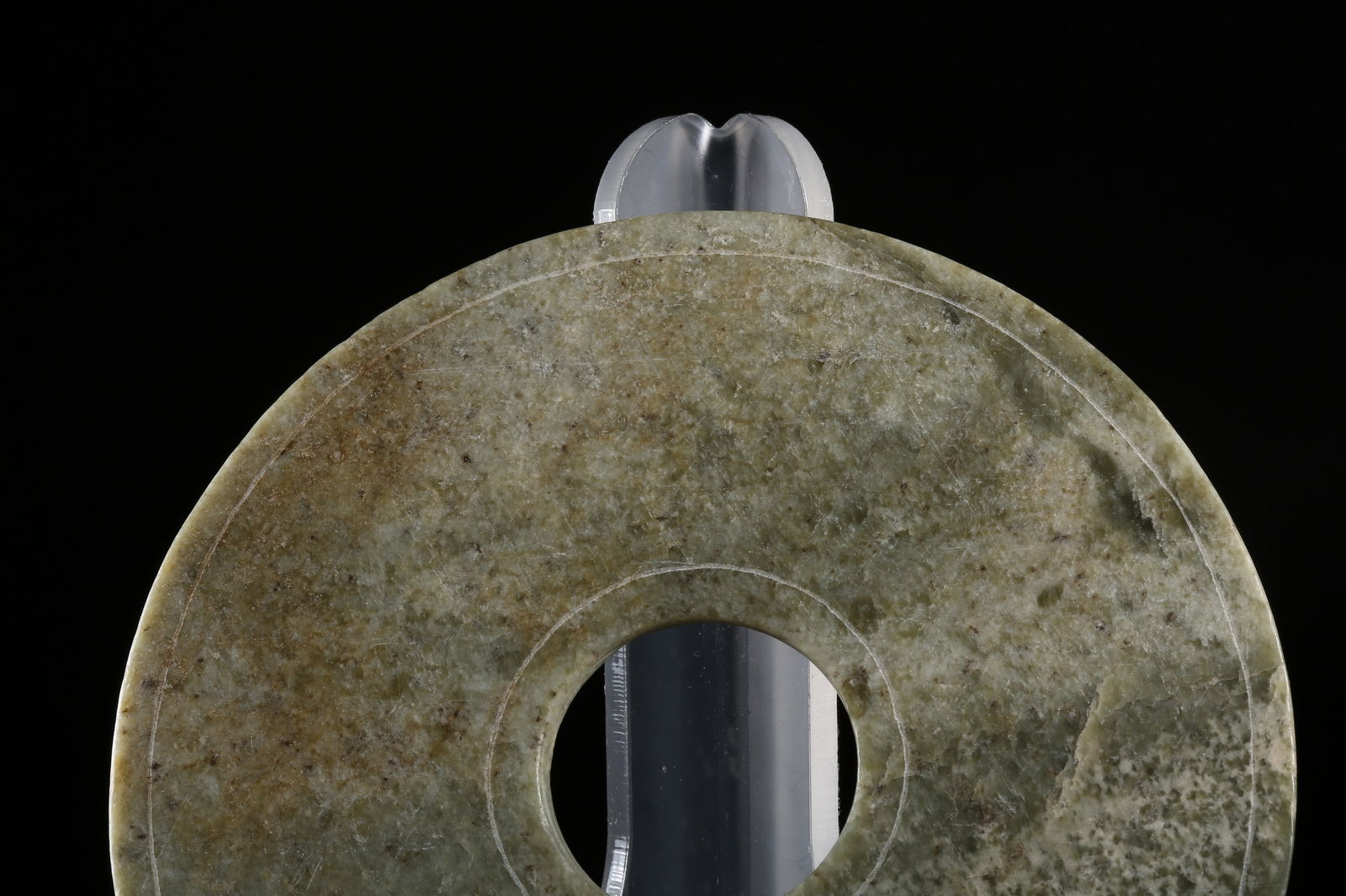 A ANCIENT JADE BI WITH INCISED ANGULAR PATTERN - 4