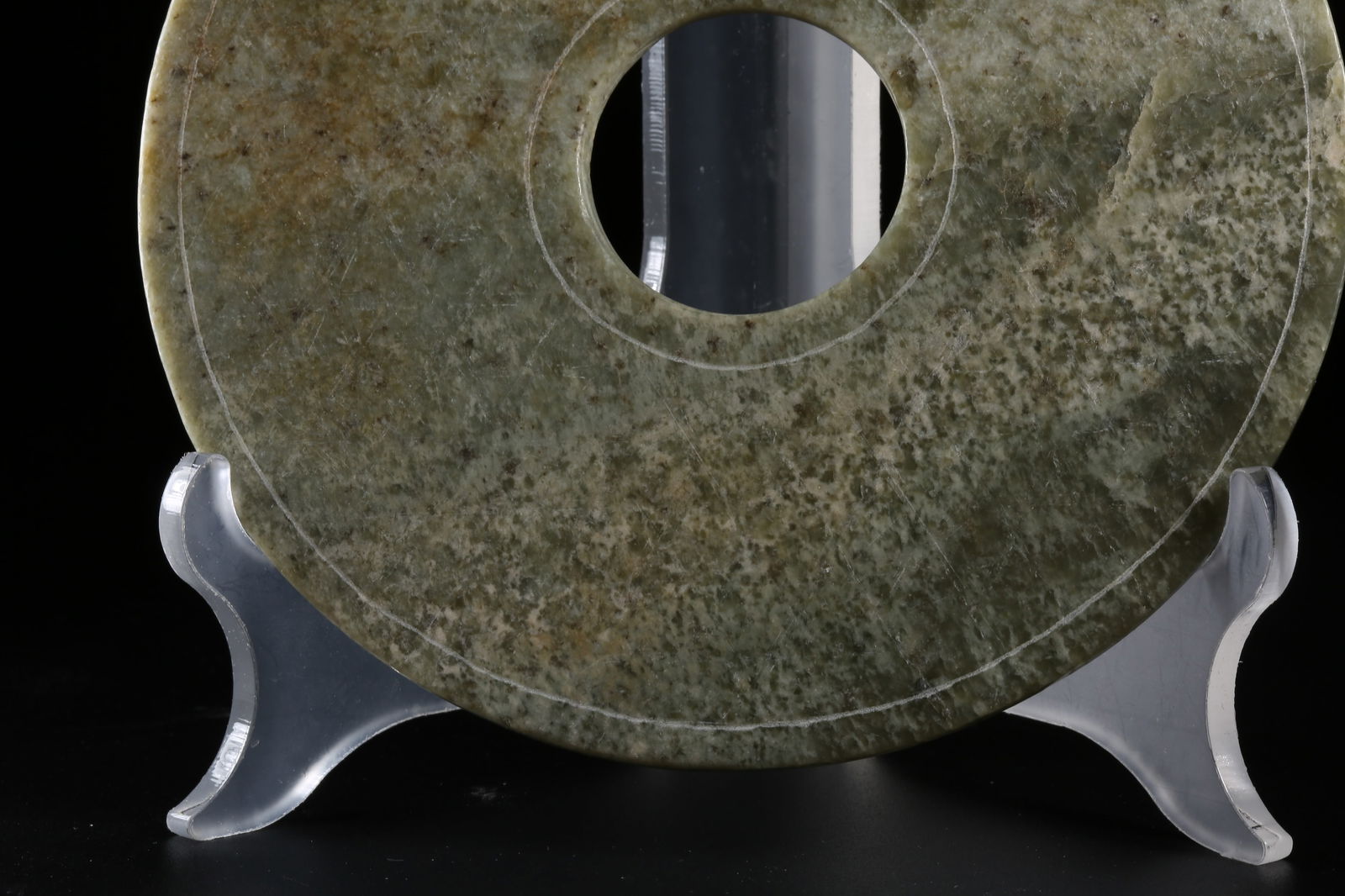 A ANCIENT JADE BI WITH INCISED ANGULAR PATTERN - 5