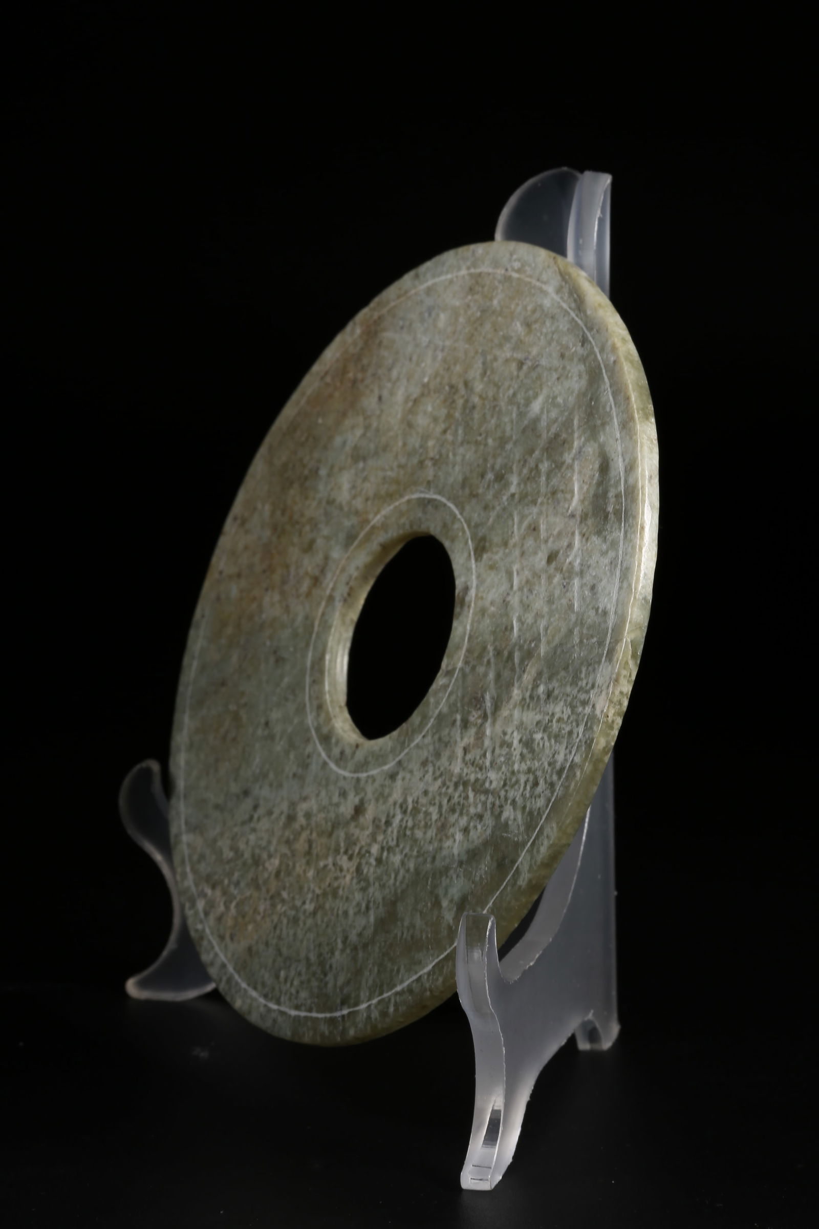 A ANCIENT JADE BI WITH INCISED ANGULAR PATTERN - 7