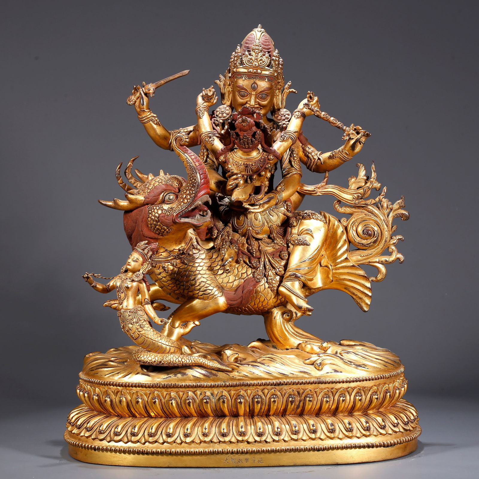 A GILDED BRONZE VAJRA BUDDHA STATUE (1 of 10)