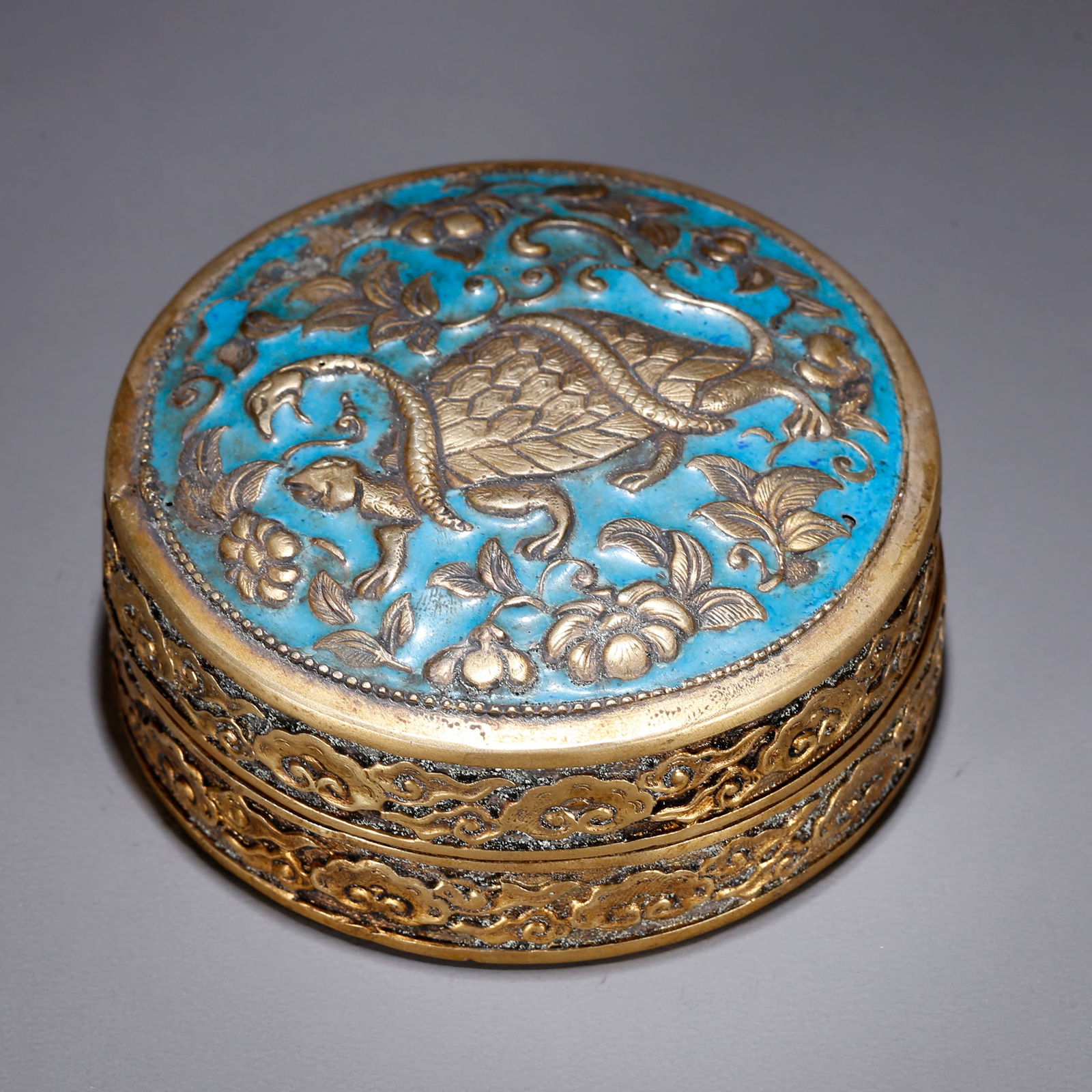A BRONZE CLOISONNE ENAMEL COVERED BOX WITH BLACK TORTOISE PATTERN (1 of 9)