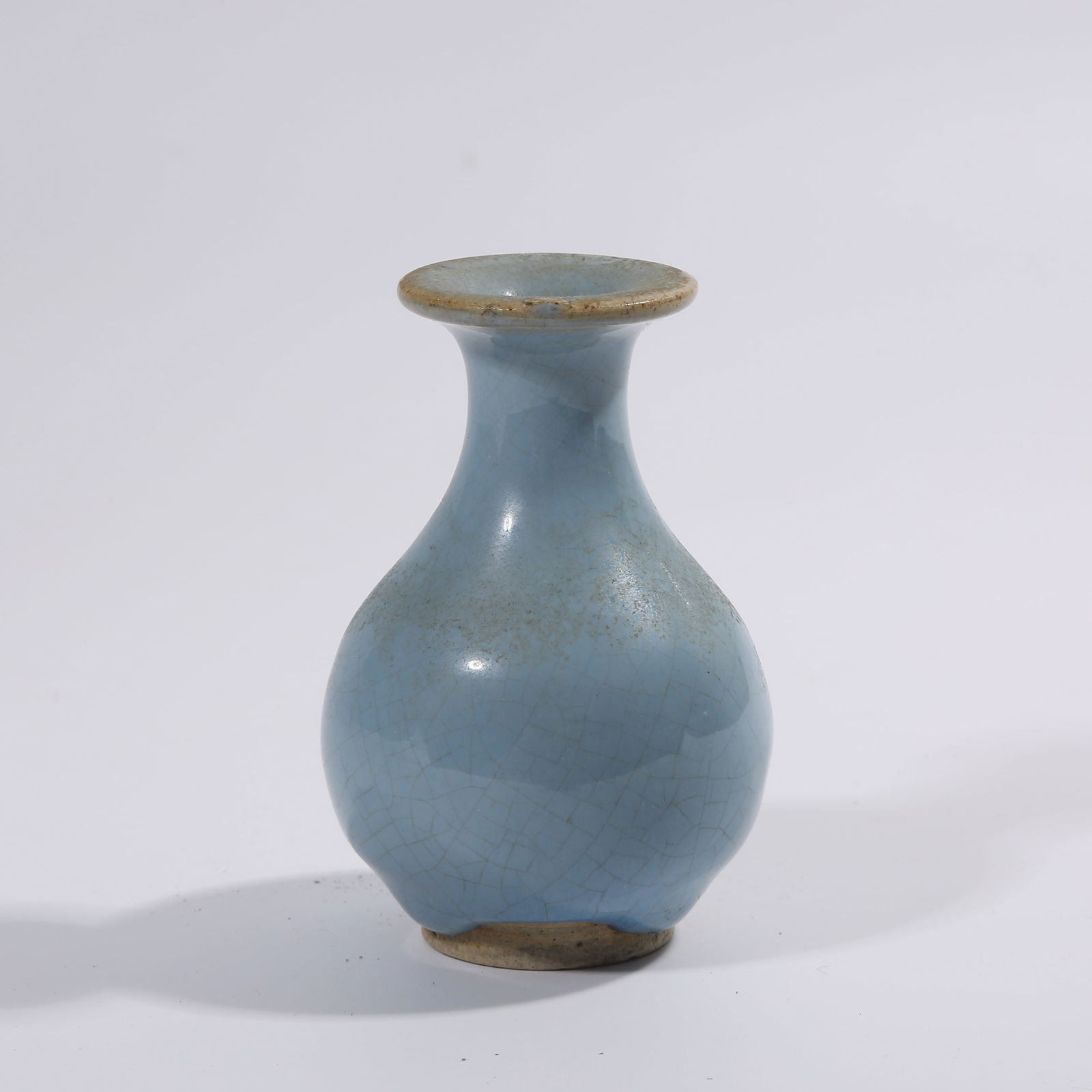 A SONG DYNASTY JUN KILN SMALL VASE (1 of 9)
