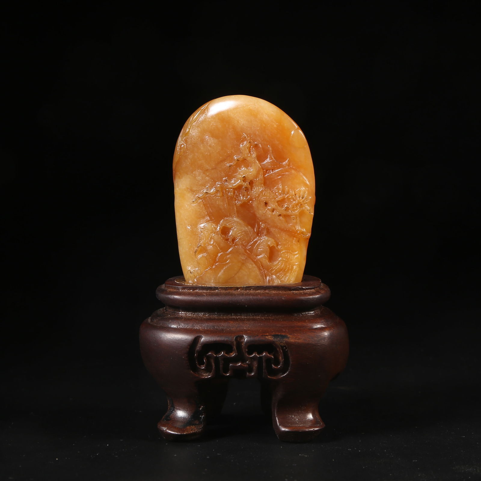 A SHOUSHAN TIANHUANG STONE THIN LANDSCAPE ORNAMENT BY YI MEI (1 of 8)