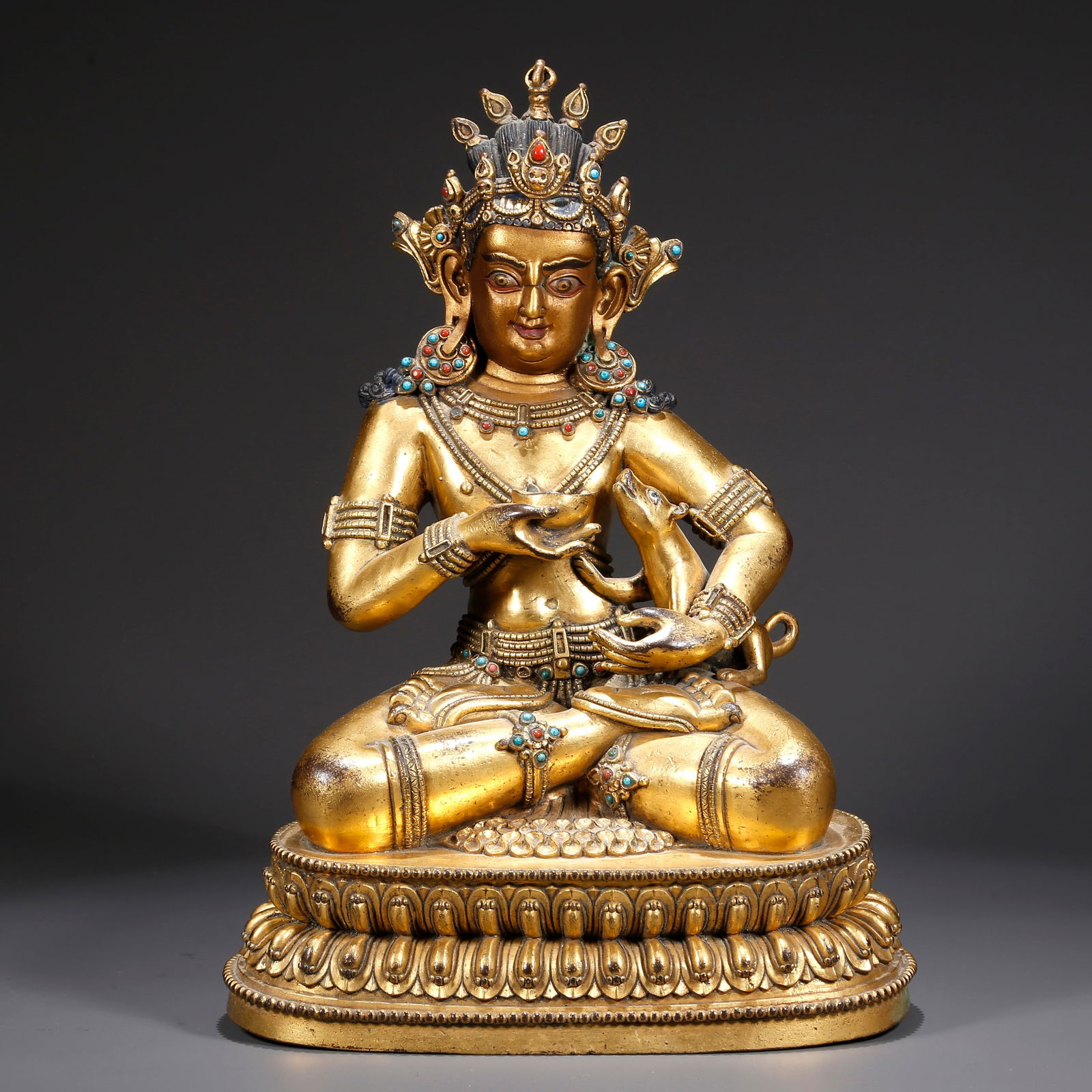 A GILDED BRONZE BUDDHA STATUE (1 of 9)