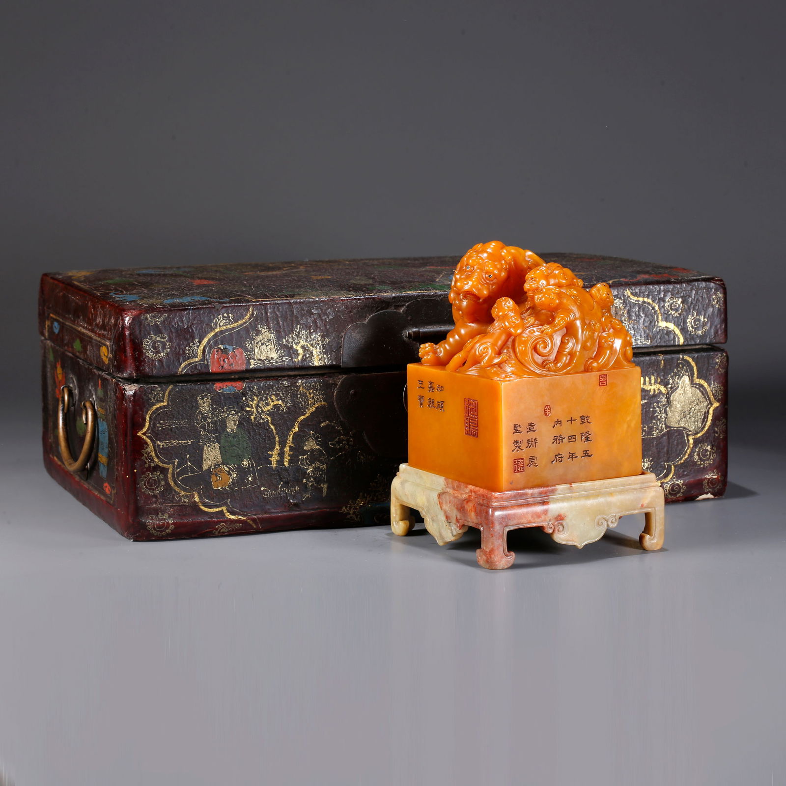 A SHOUSHAN TIANHUANG STONE SEAL WITH LARGE AND SMALL LION KNOB: Shoushan Tianhuang stone seal with large and small lion knob