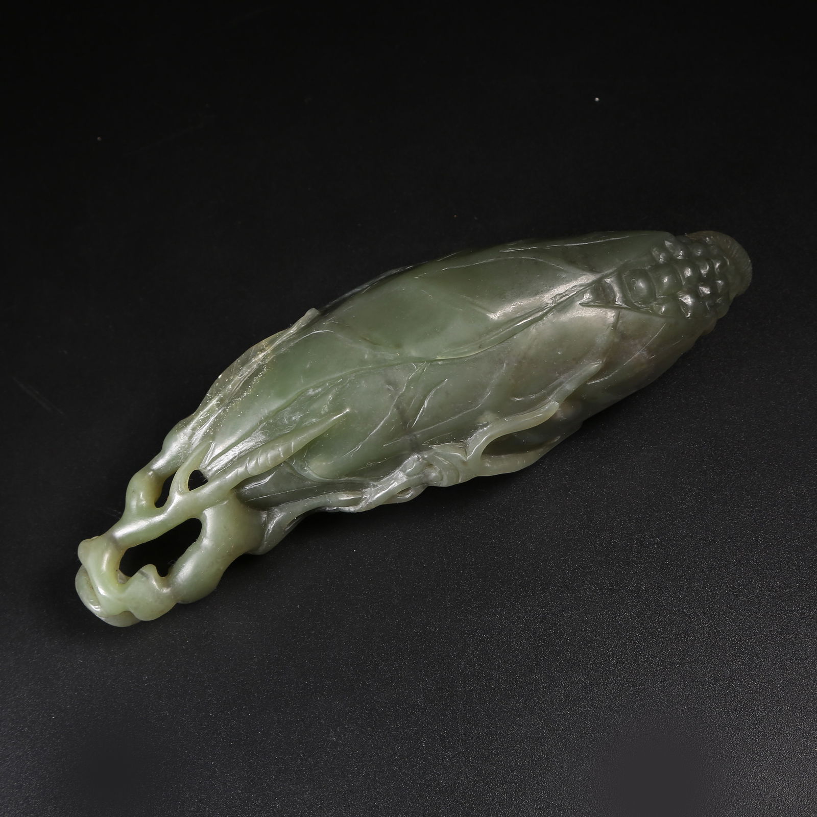 A HETIAN GREEN JADE CORN ORNAMENT (1 of 8)