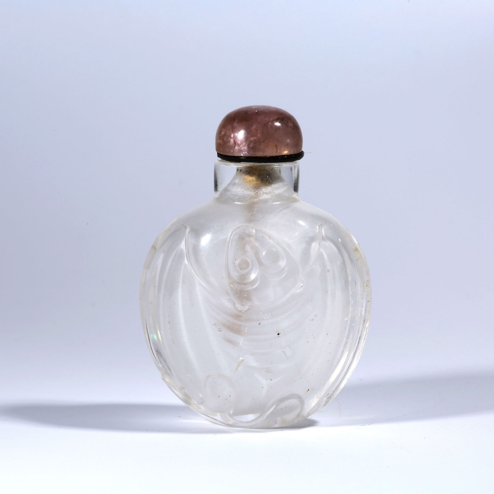 A CRYSTAL SNUFF BOTTLE WITH BAT PATTERN (1 of 9)