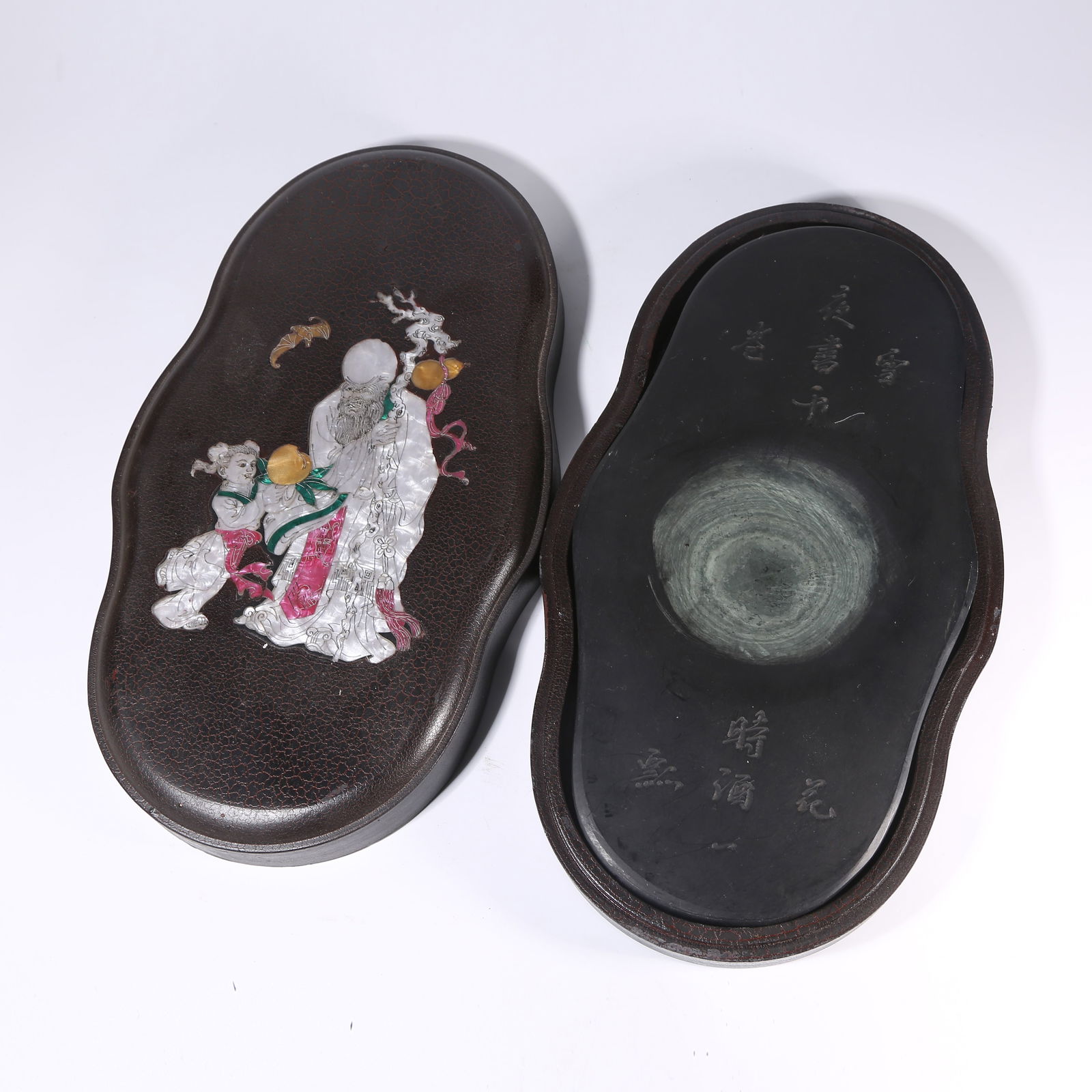 A RHINOCEROS-HIDE LACQUER INKSTONE BOX INLAID WITH PRECIOUS MATERIALS, FEATURING LONGEVITY GOD MOTIF (1 of 9)