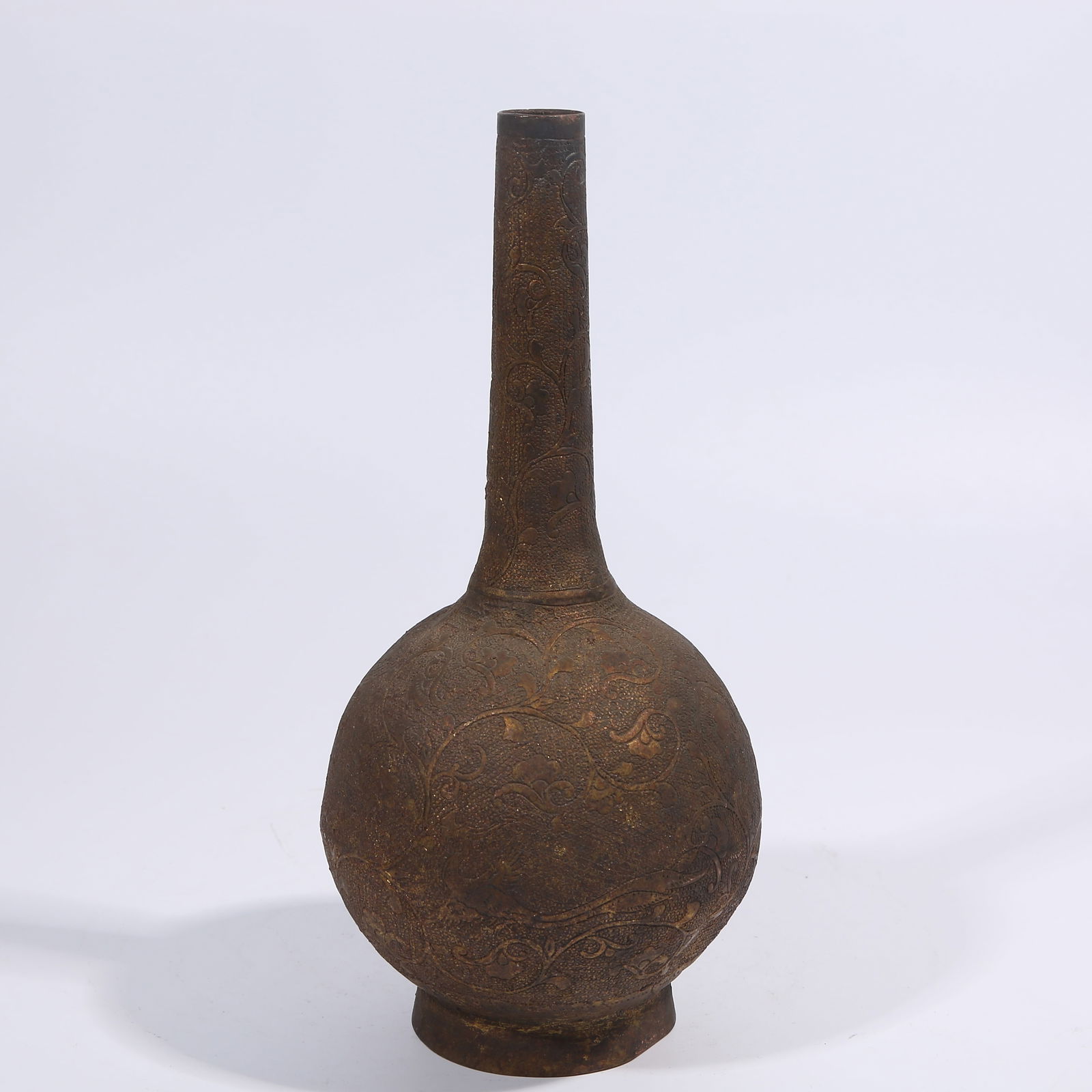 A GILT-BRONZE LONG-NECK VASE WITH OPENWORK PHOENIX PATTERN (1 of 10)