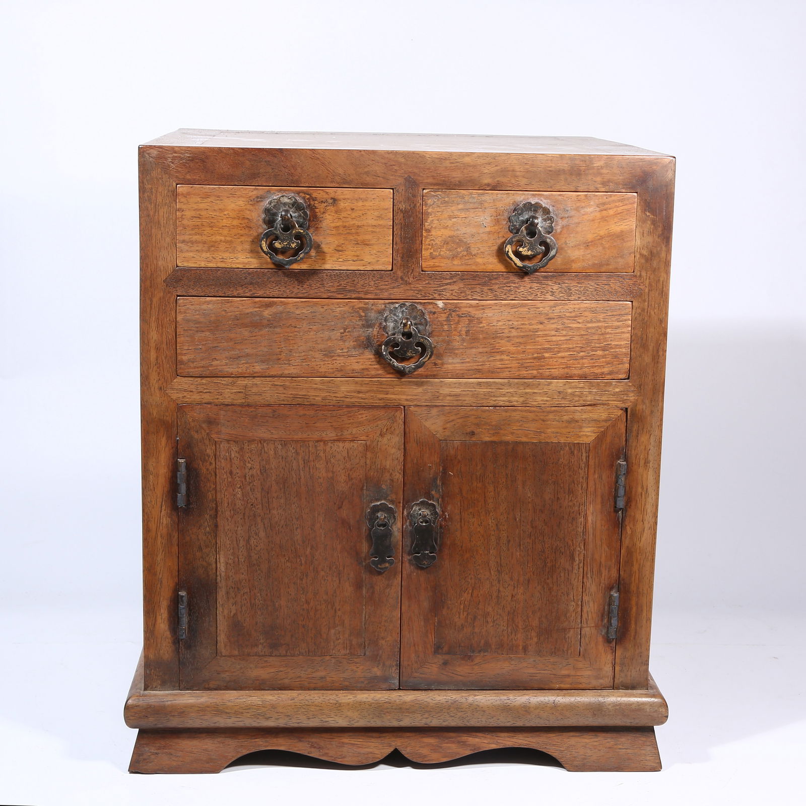 A HUANGHUALI WOOD JEWELRY BOX (1 of 8)