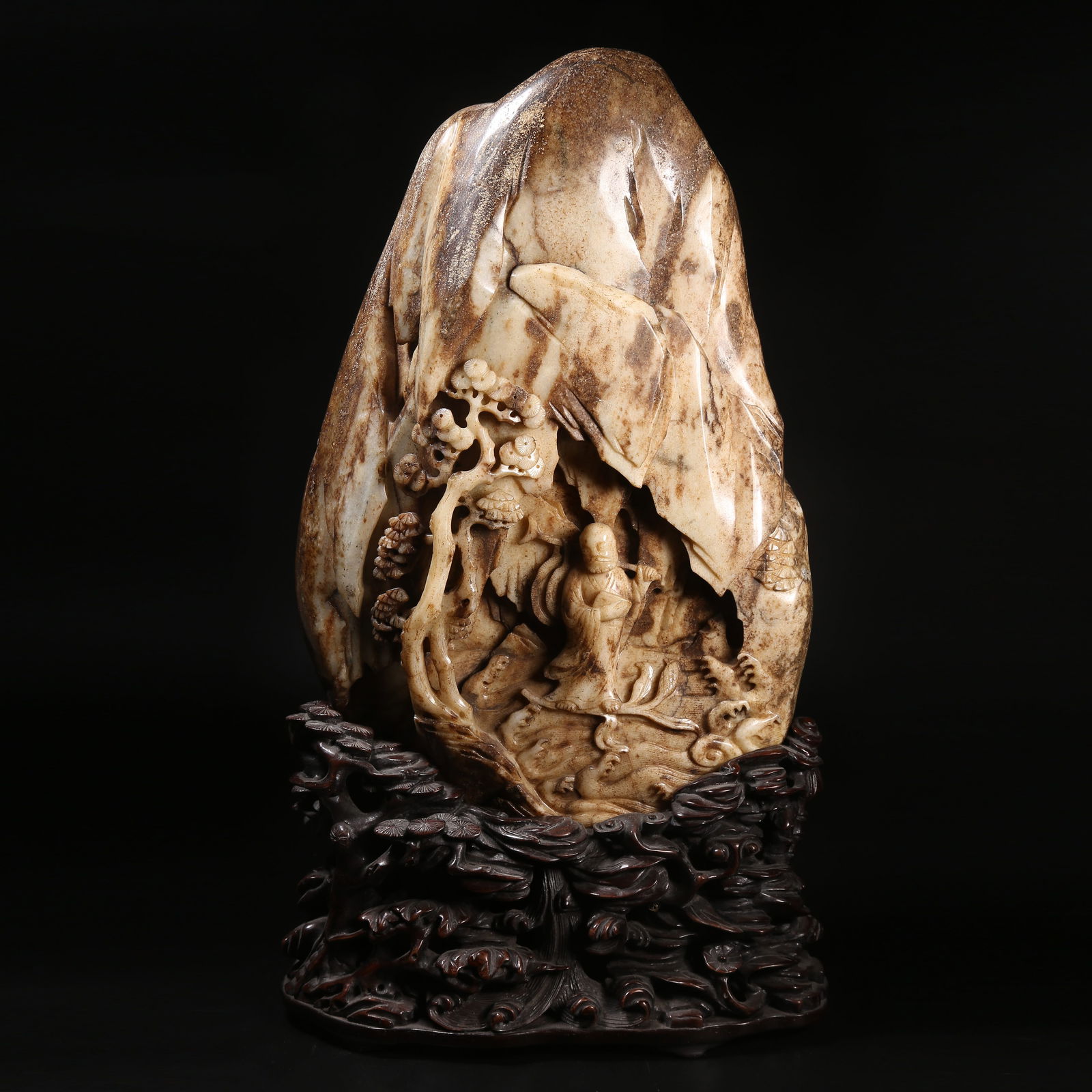 A MING DYNASTY HETIAN JADE DARUMA CROSSING RIVER ON A REED MOUNTAIN MODEL: Ming Dynasty Hetian Jade Daruma Crossing River on a Reed Mountain Model