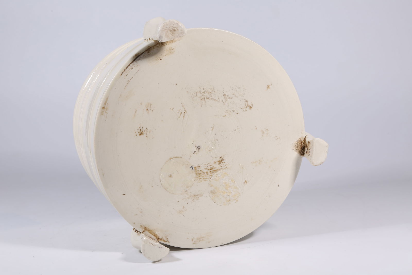 A STRING-PATTERNED TRIPOD CENSER - 9