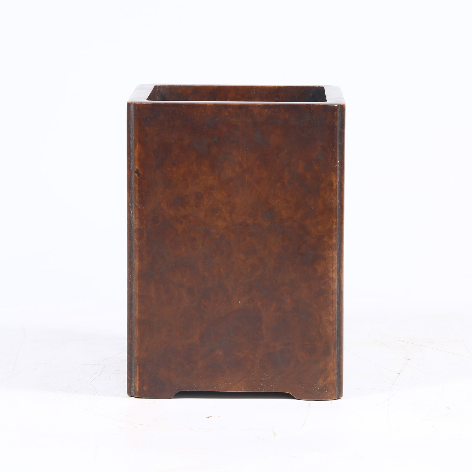 A BURLWOOD SQUARE BRUSH POT WITH CANTED CORNERS (1 of 9)