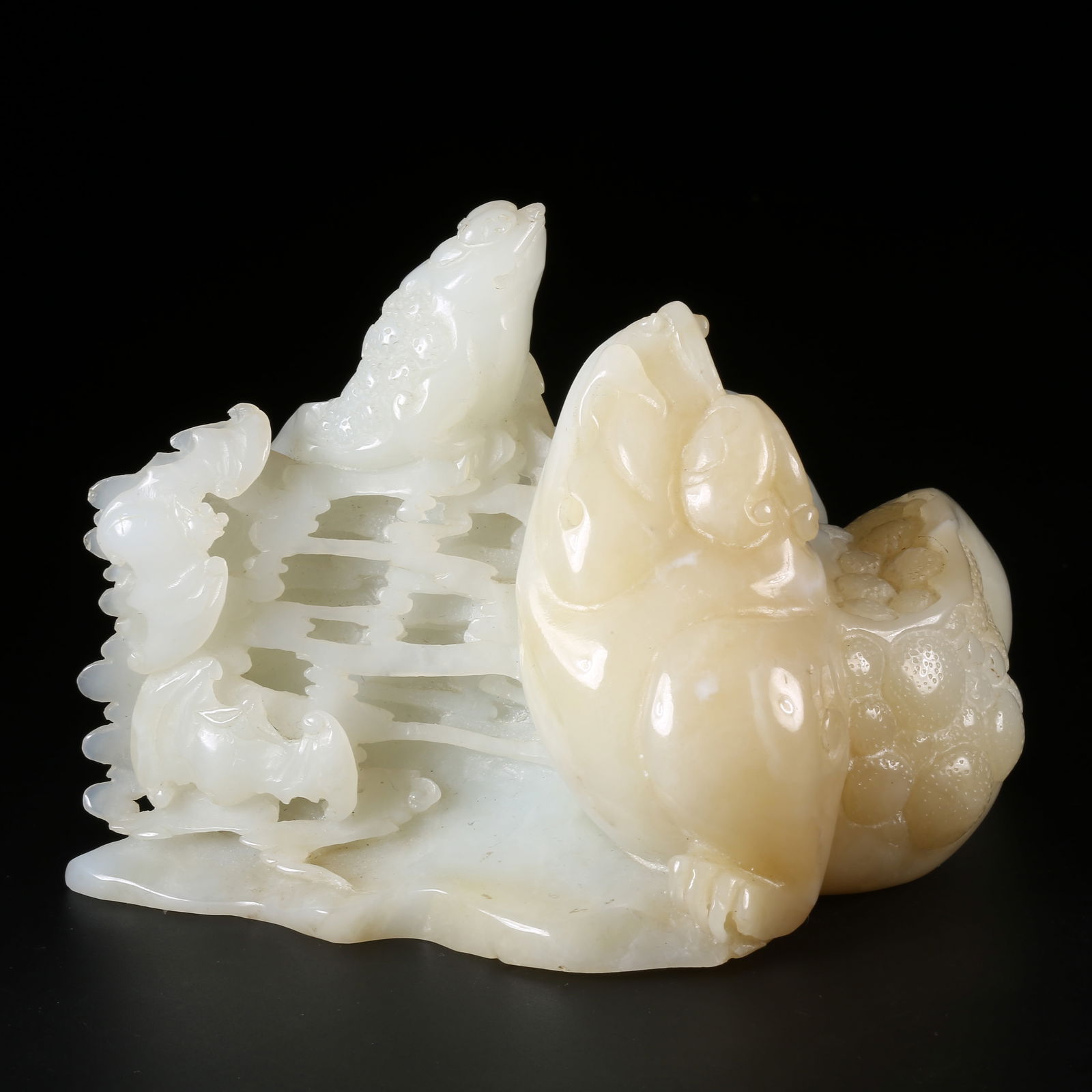 A HETIAN JADE GOLDEN TOAD ORNAMENT (1 of 9)