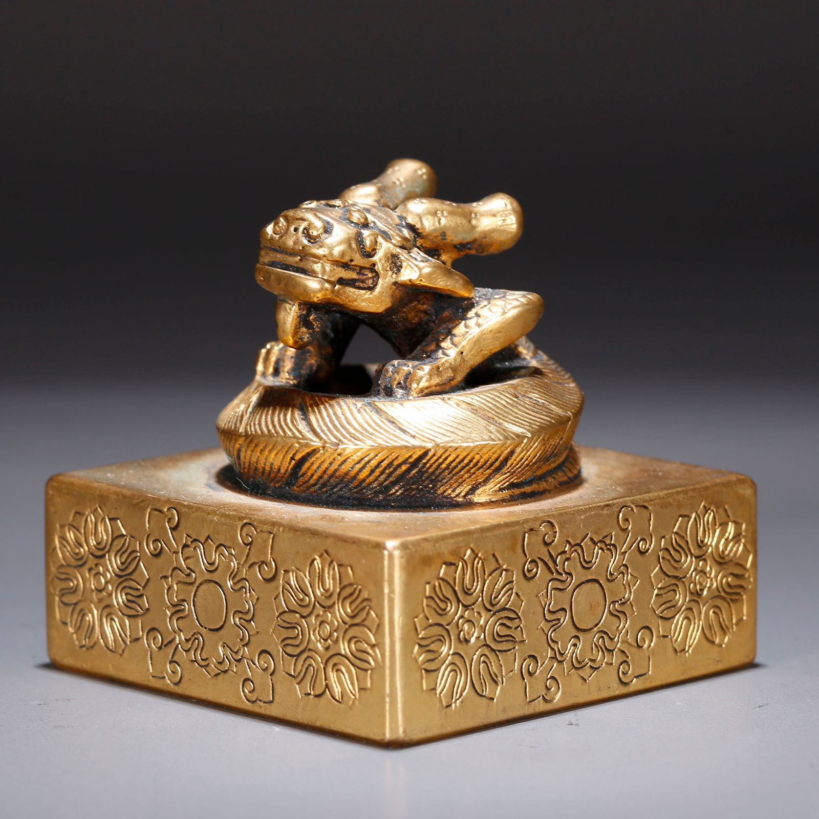 A GILT BRONZE SEAL WITH SNAKE HANDLE (1 of 10)