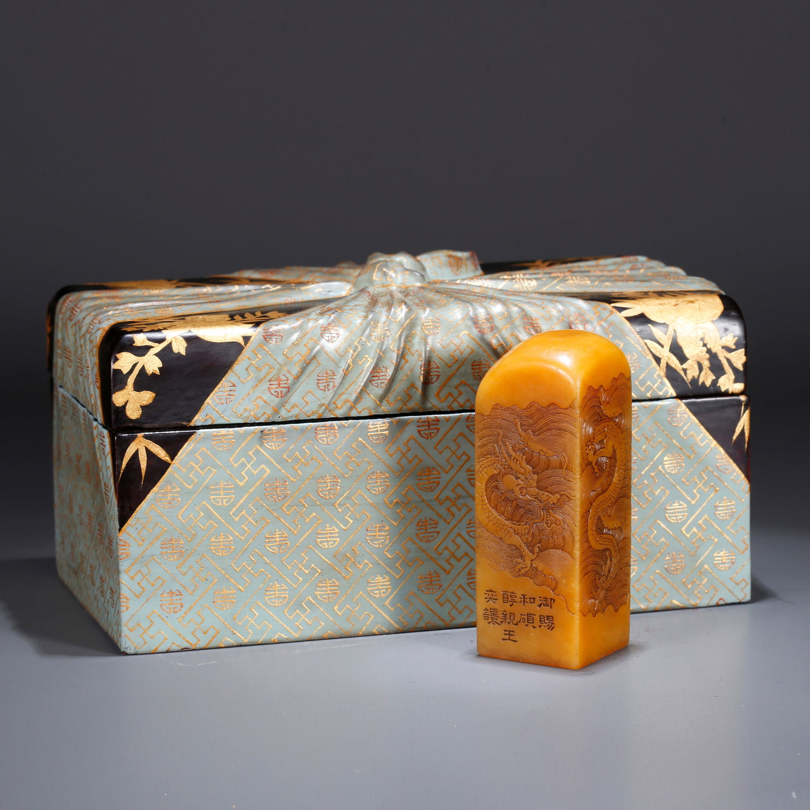 A SHOUSHAN TIANHUANG STONE SEAL CARVED WITH SEA AND DRAGON MOTIF (1 of 10)