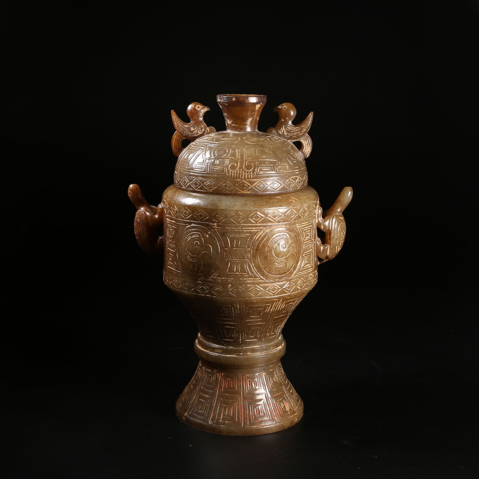 A HAN DYNASTY ANCIENT JADE DOU WITH TURTLE HANDLES AND PHOENIX KNOB (1 of 10)