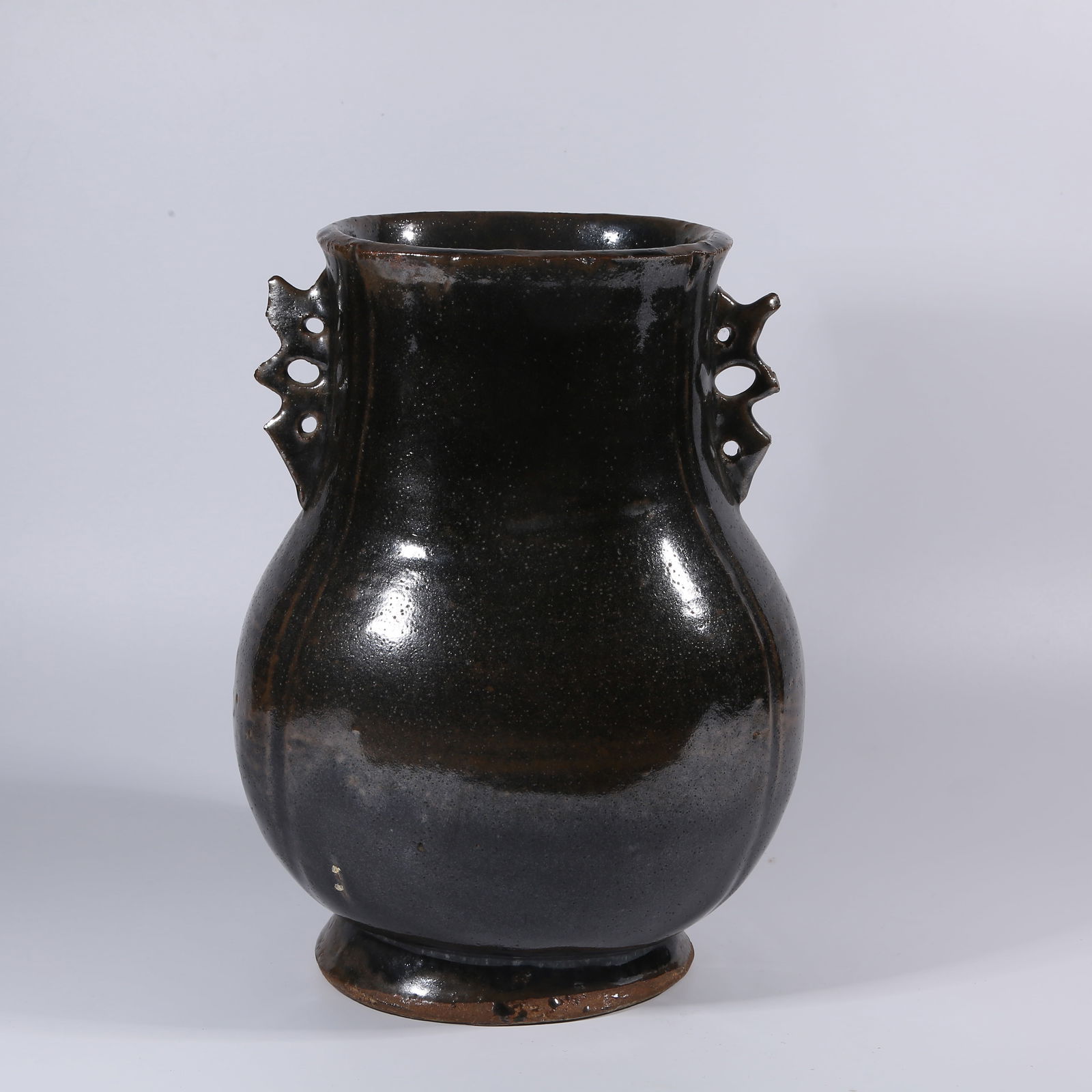 A SAUCE-GLAZE DOUBLE-HANDLED ZUN (1 of 7)