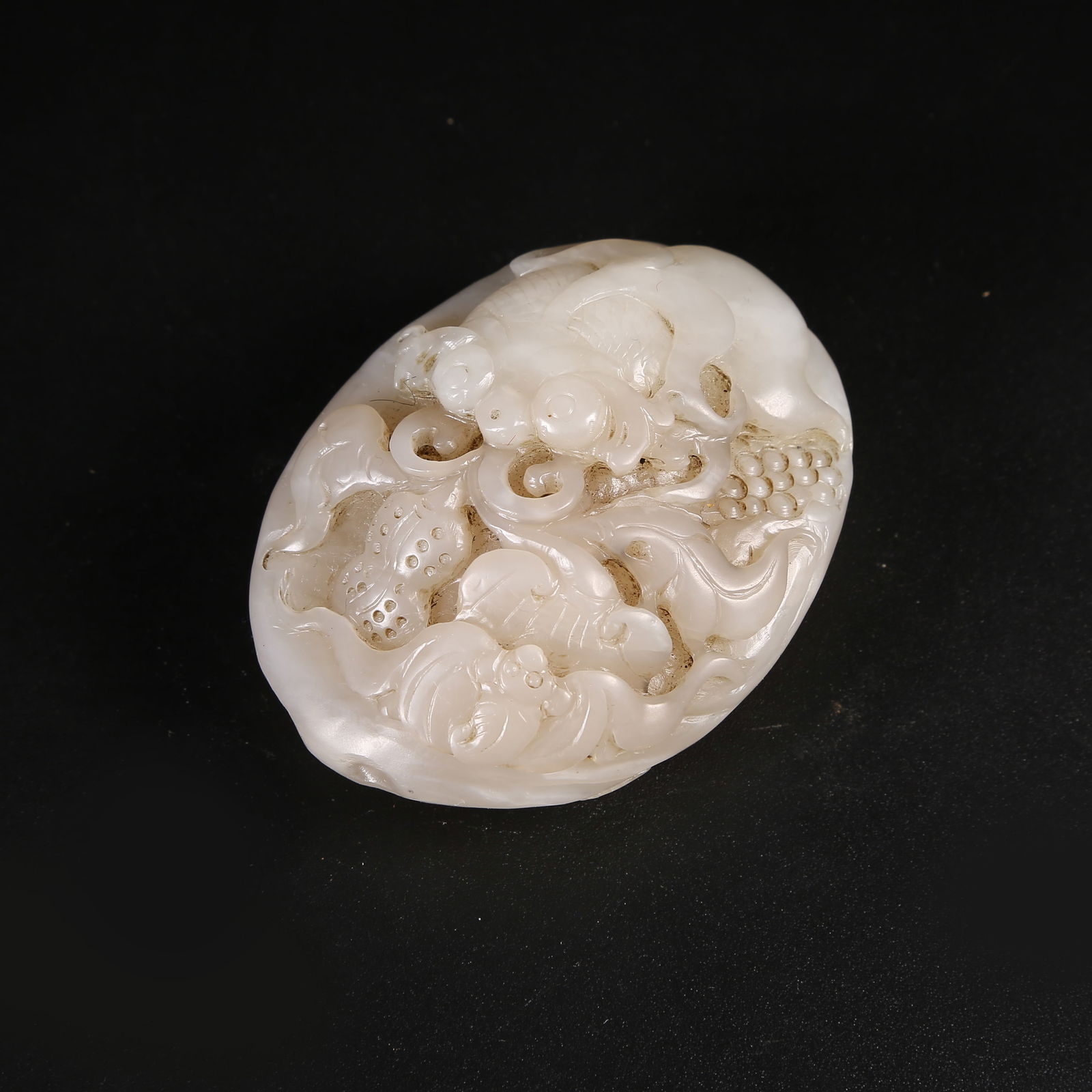 A HETIAN JADE PENDANT WITH CONTINUOUS HAPPINESS AND LONGEVITY PATTERN (1 of 8)